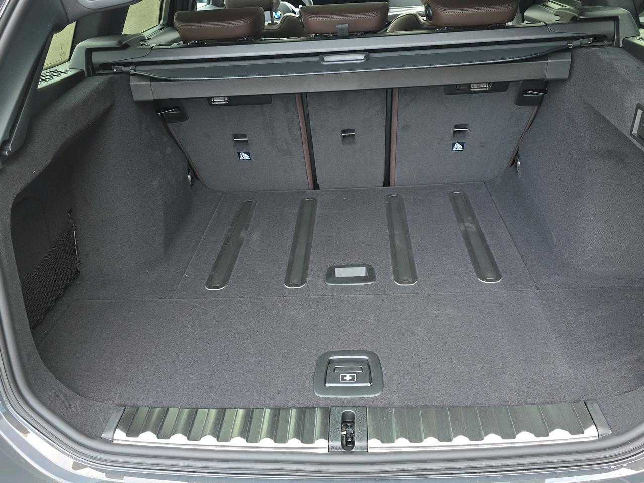 BMW M340i xDrive Touring-image-14