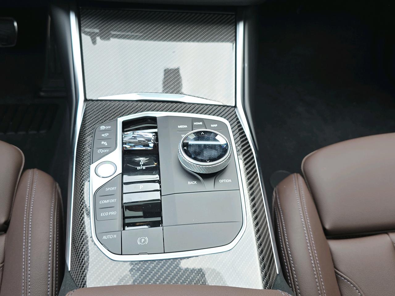 BMW M340i xDrive Touring-image-8