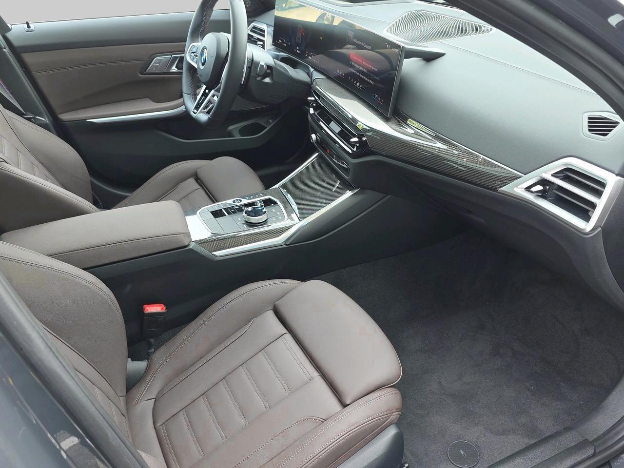 BMW M340i xDrive Touring-image-15