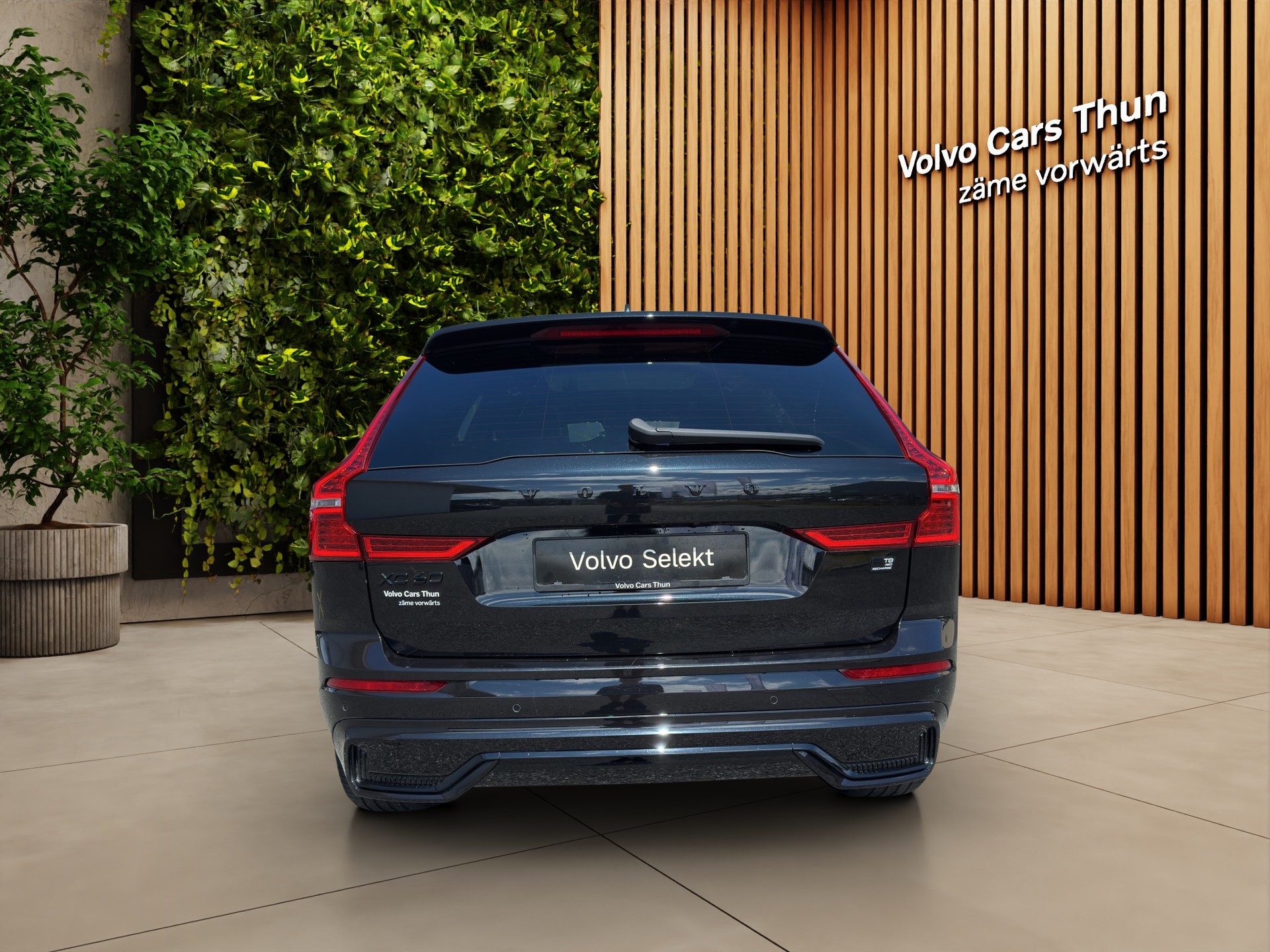 VOLVO XC60 2.0 T8 TE XCENTRIC Black Edition eAWD-image-6
