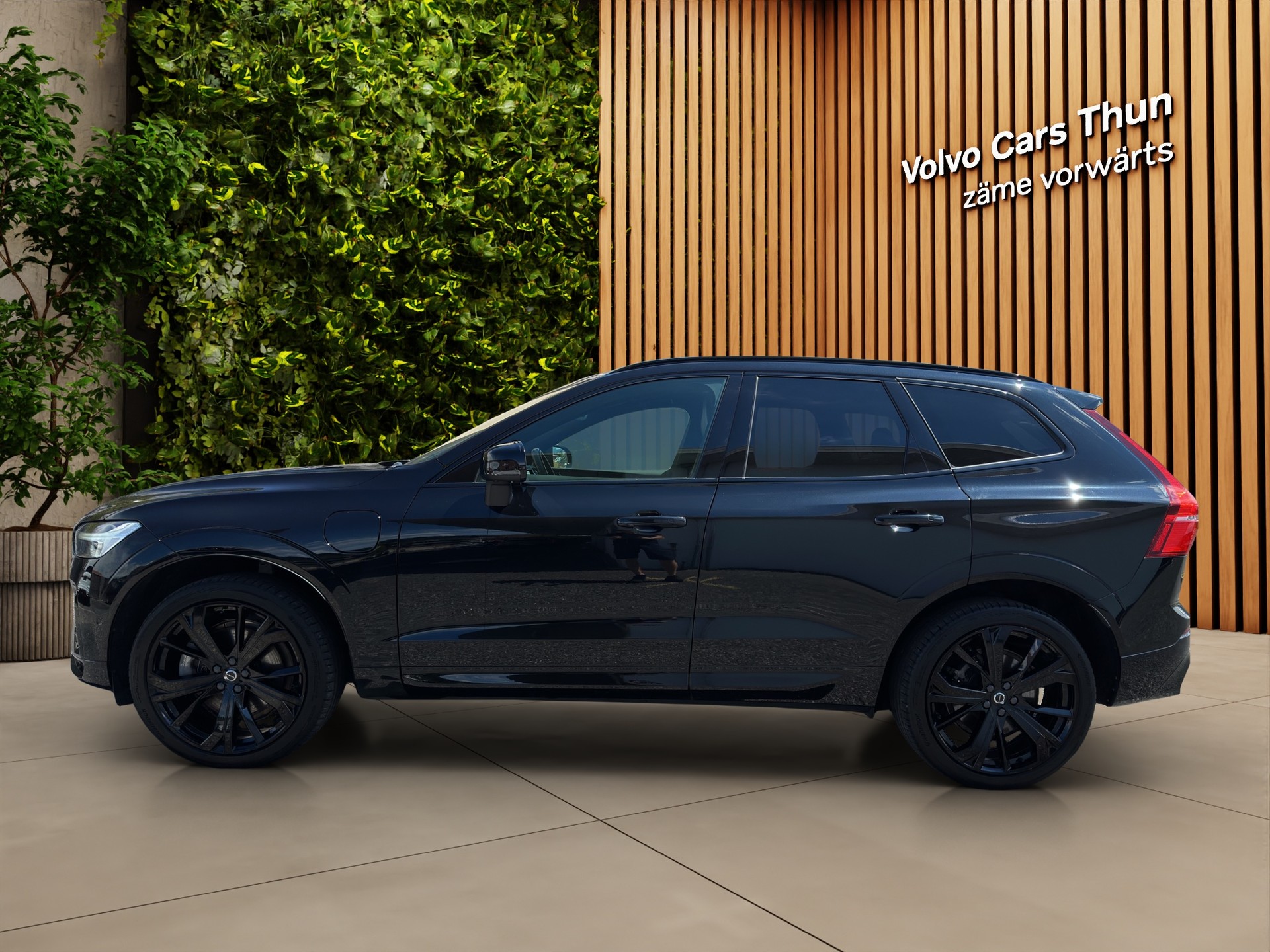 VOLVO XC60 2.0 T8 TE XCENTRIC Black Edition eAWD-image-4