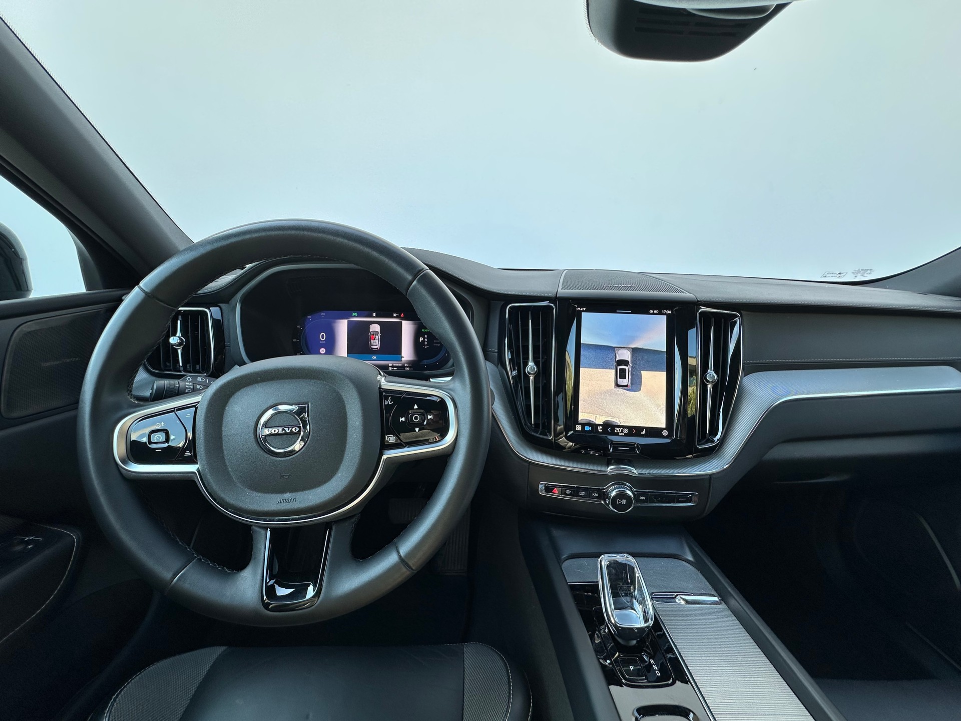 VOLVO XC60 2.0 T8 TE XCENTRIC Black Edition eAWD-image-9
