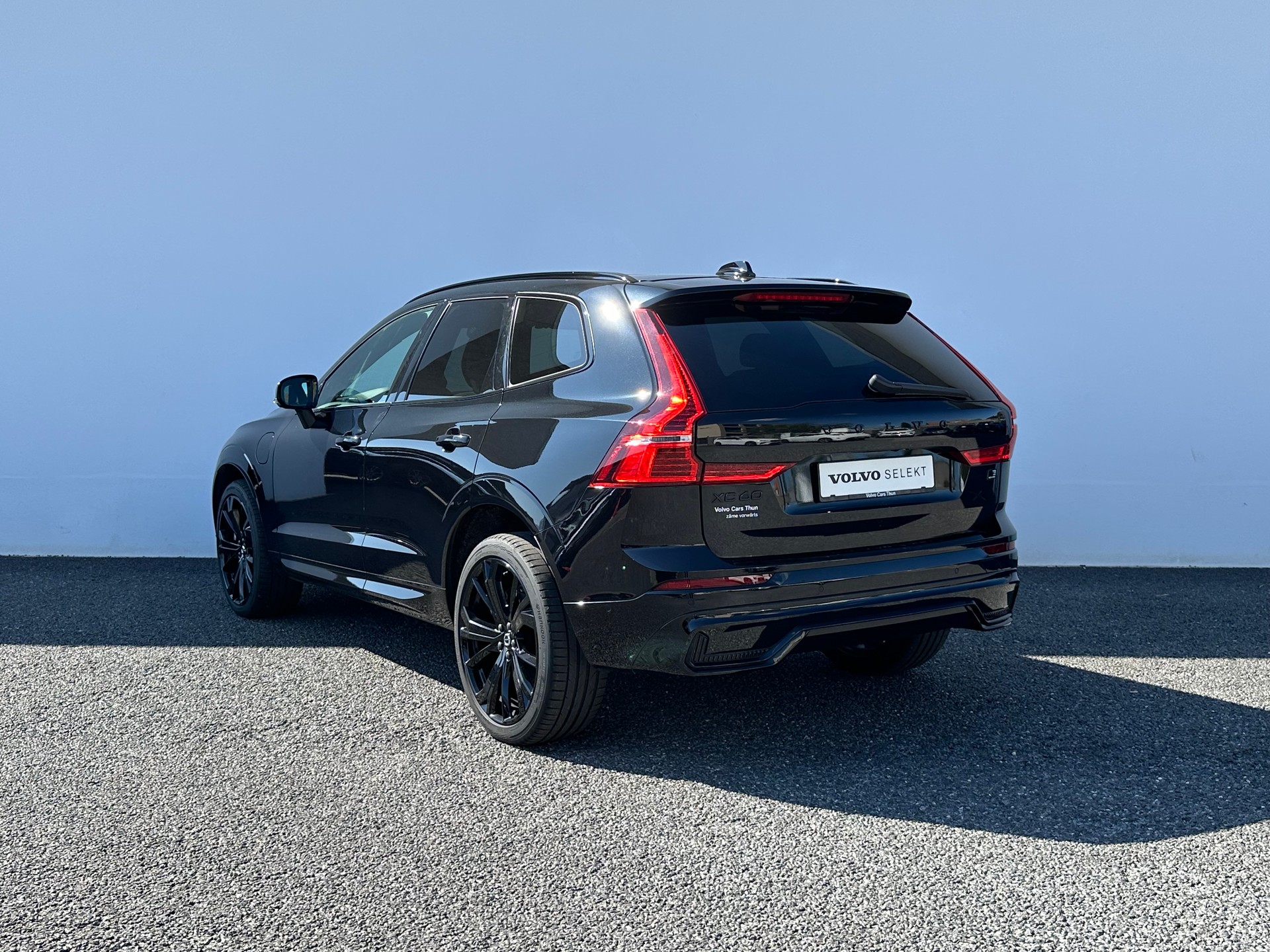 VOLVO XC60 2.0 T8 TE XCENTRIC Black Edition eAWD-image-5