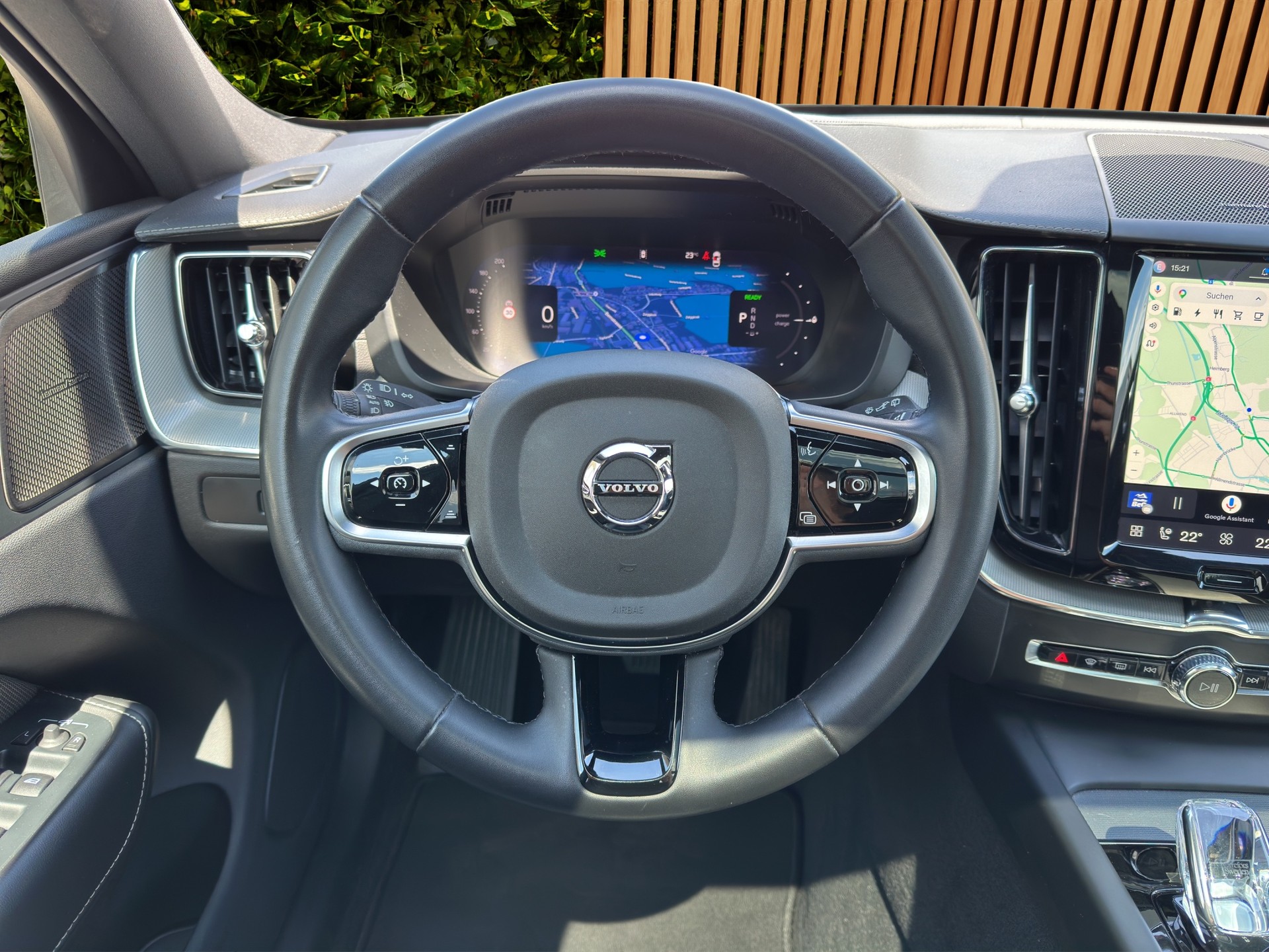 VOLVO XC60 2.0 T8 TE XCENTRIC Black Edition eAWD-image-9