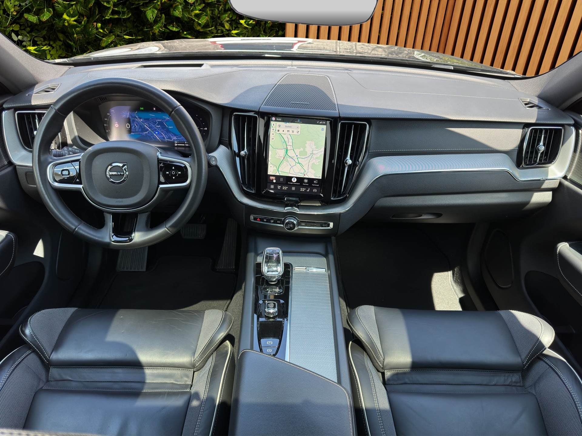 VOLVO XC60 2.0 T8 TE XCENTRIC Black Edition eAWD-image-8