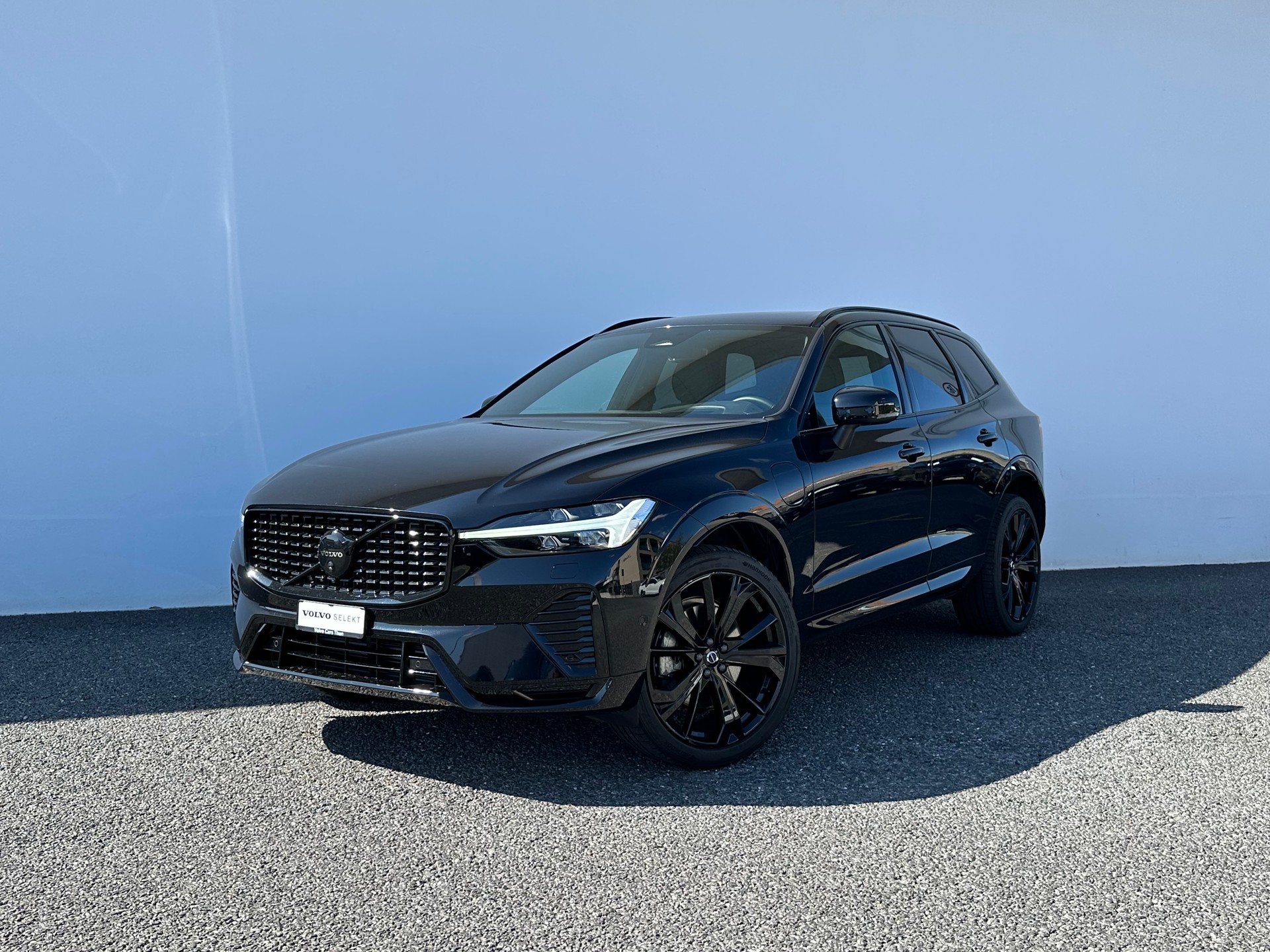 VOLVO XC60 2.0 T8 TE XCENTRIC Black Edition eAWD-image-0