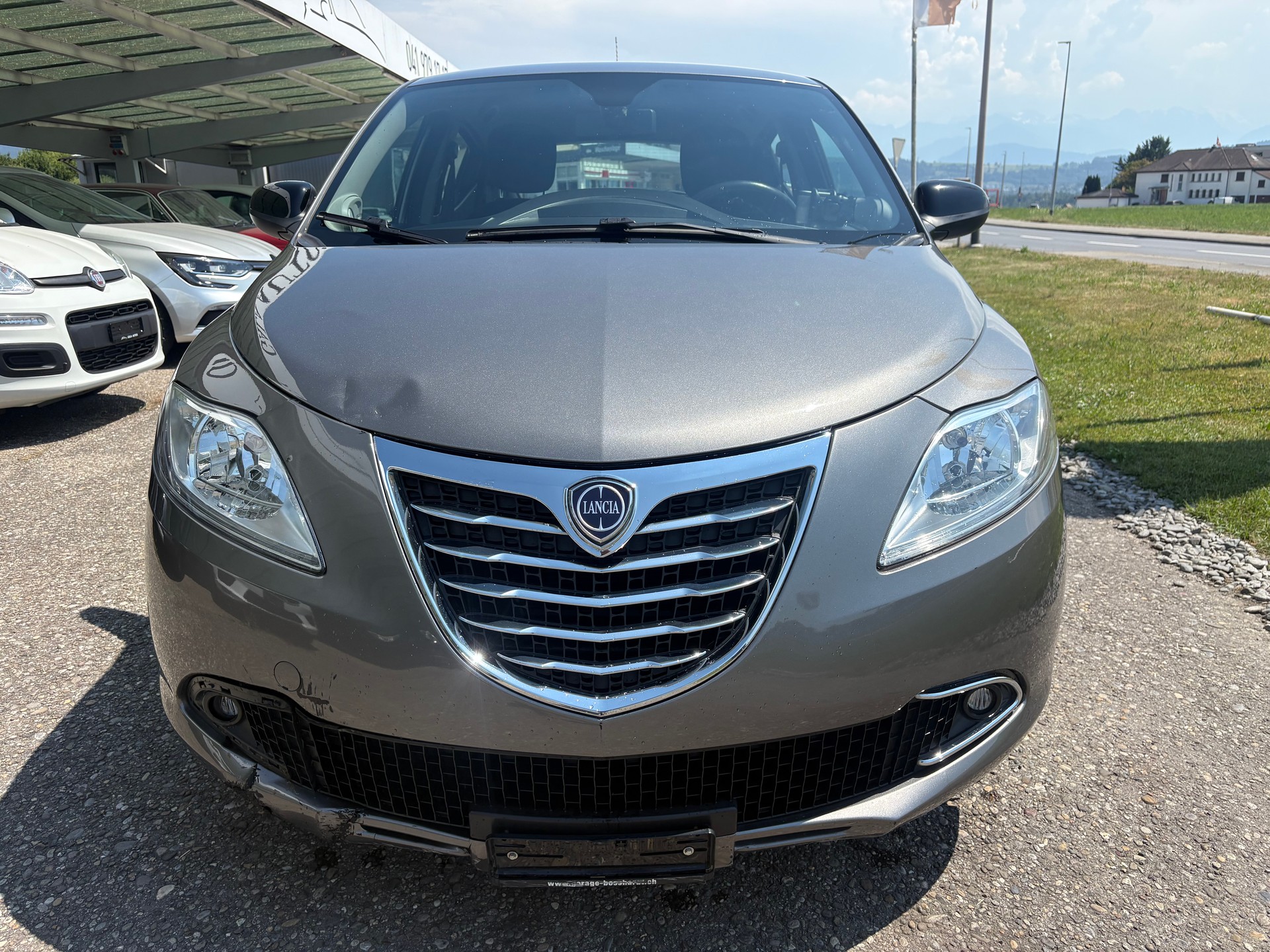 LANCIA Ypsilon 1.2 Silver-image-1