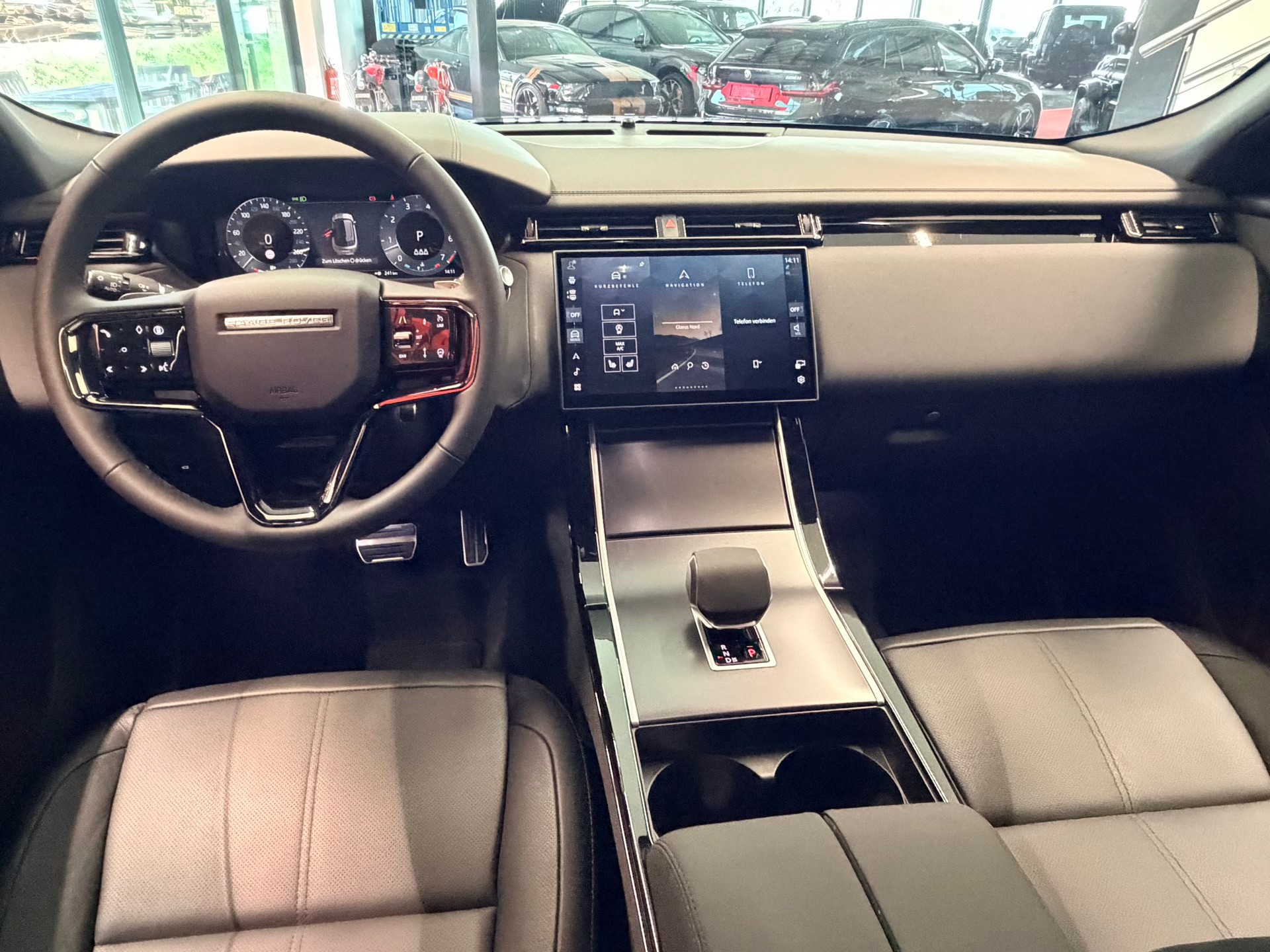 LAND ROVER Range Rover Velar Dynamic SE P 400 Automatic-image-19