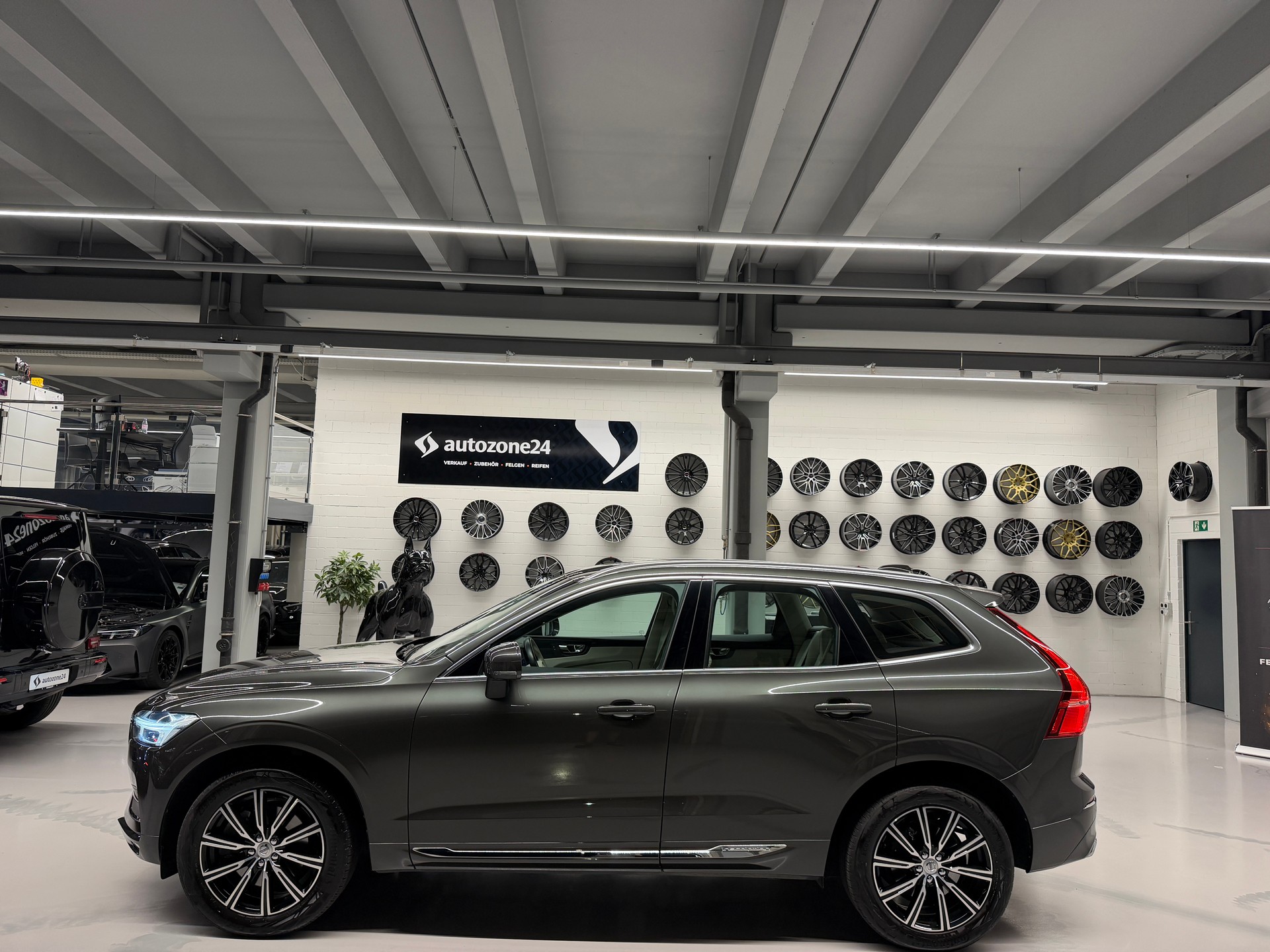 VOLVO XC60 2.0 D5 Inscription AWD-image-7