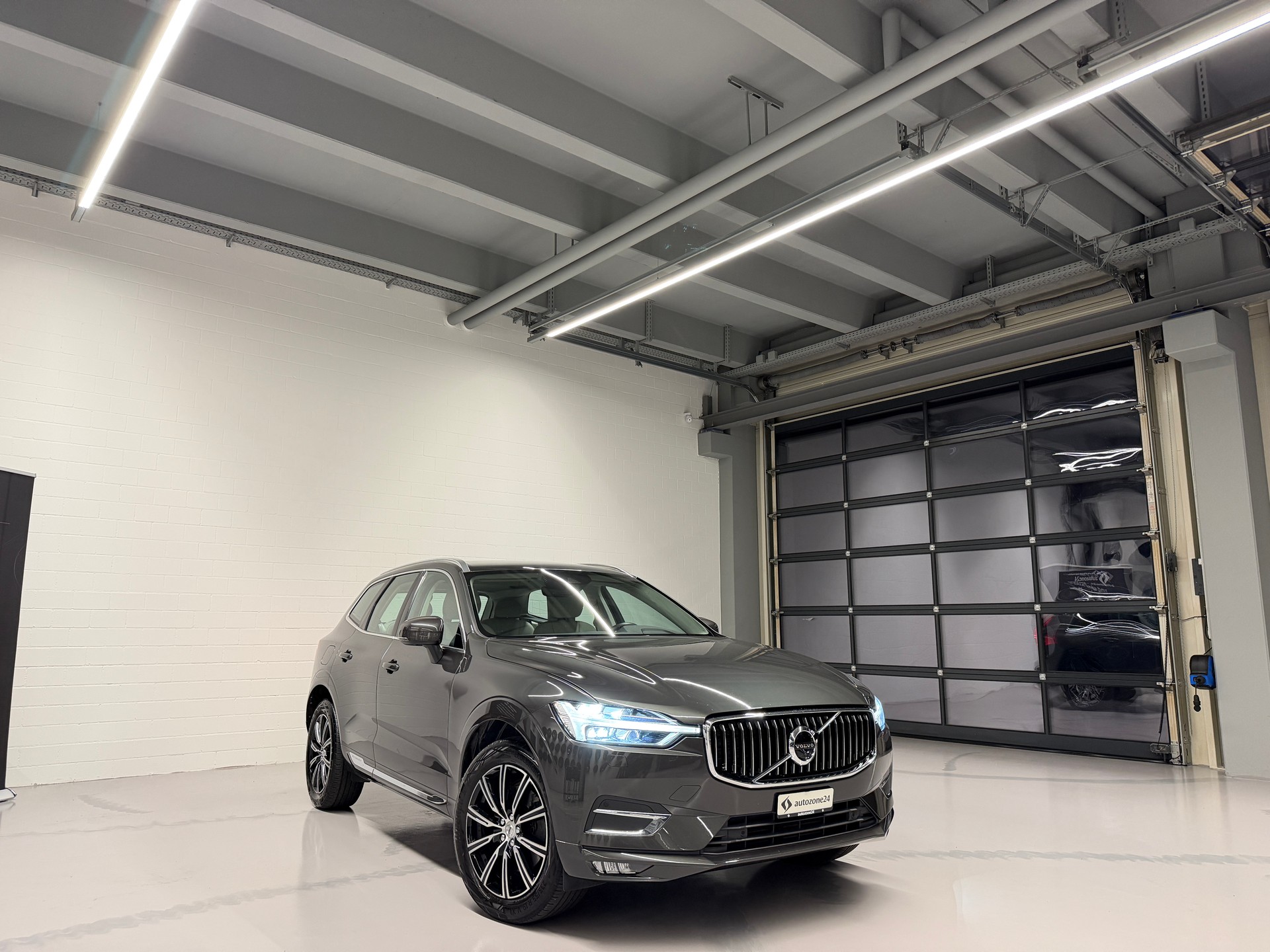 VOLVO XC60 2.0 D5 Inscription AWD-image-5
