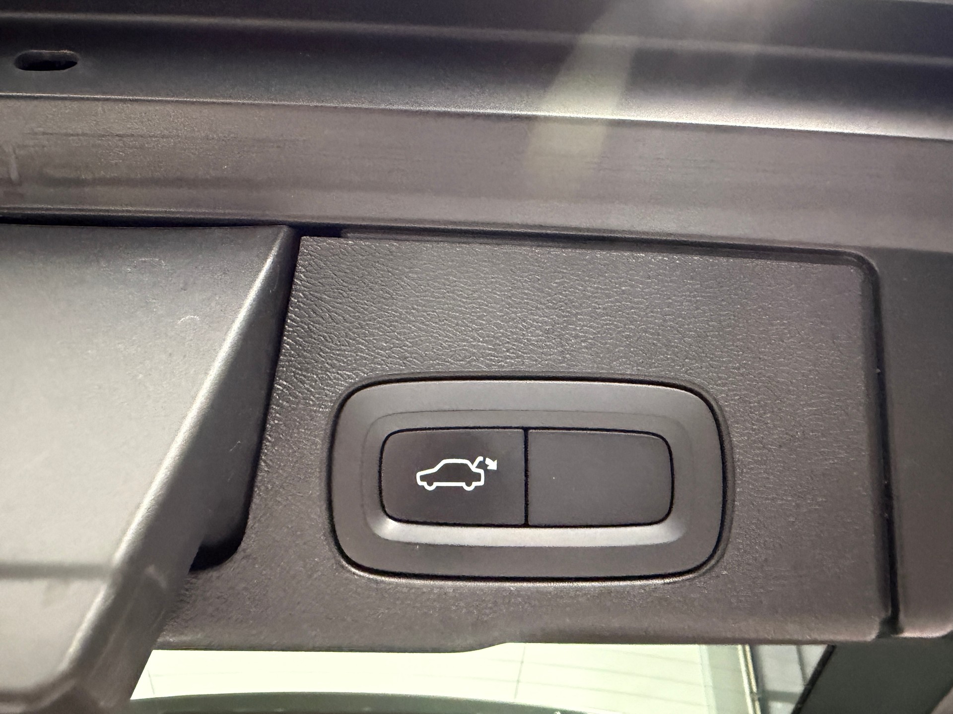 VOLVO XC60 2.0 D5 Inscription AWD-image-25