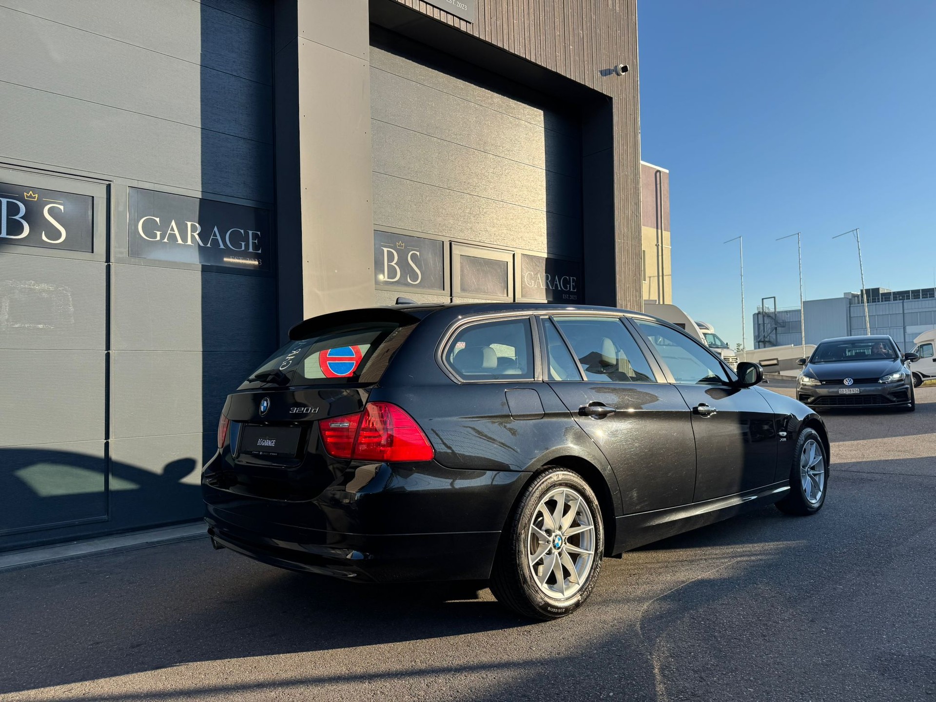 BMW 320d xDrive Touring Steptronic-image-5