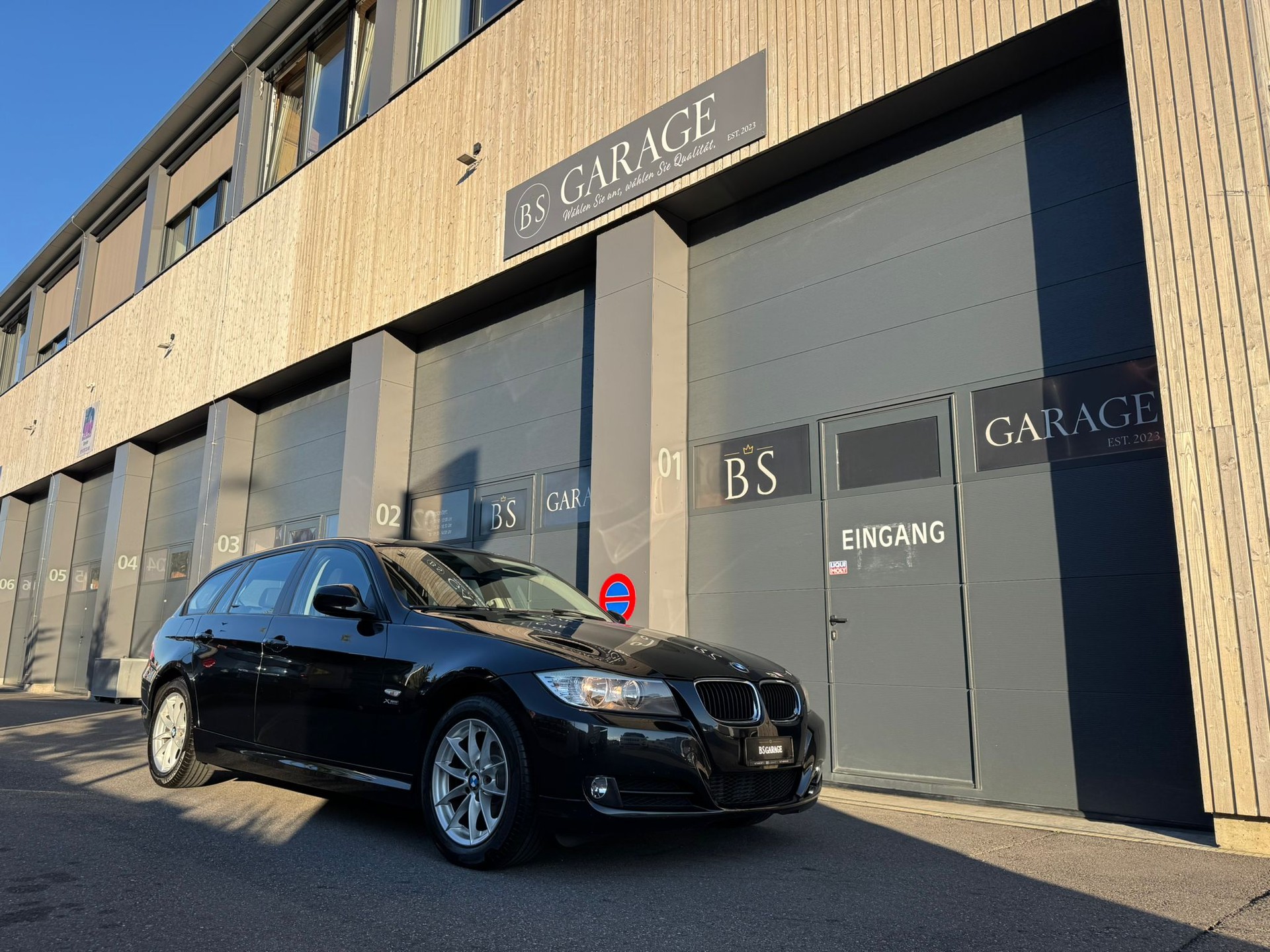 BMW 320d xDrive Touring Steptronic-image-0