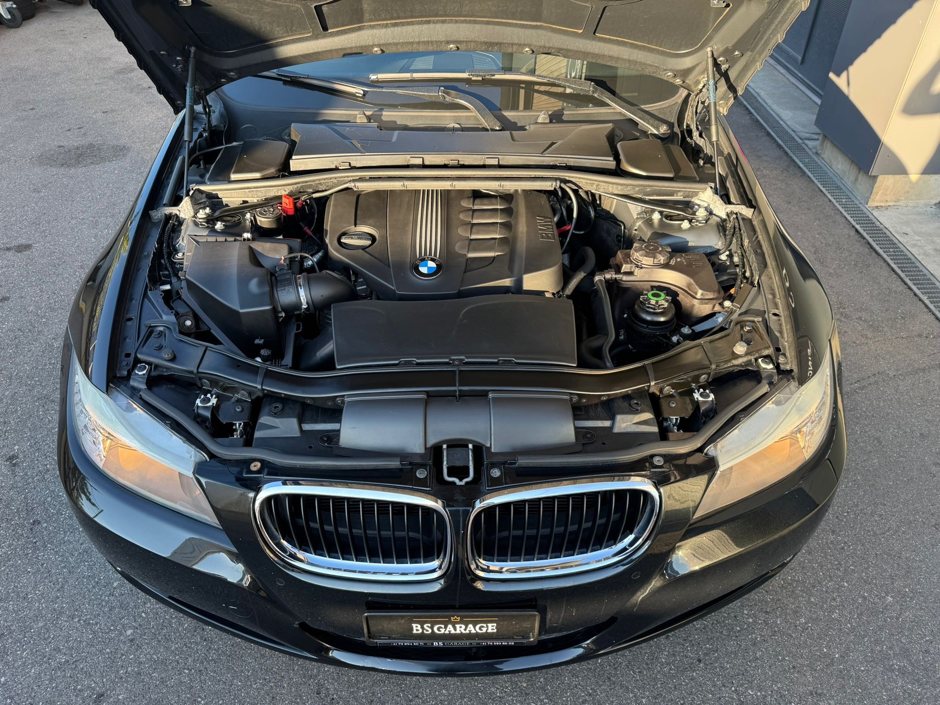 BMW 320d xDrive Touring Steptronic-image-3