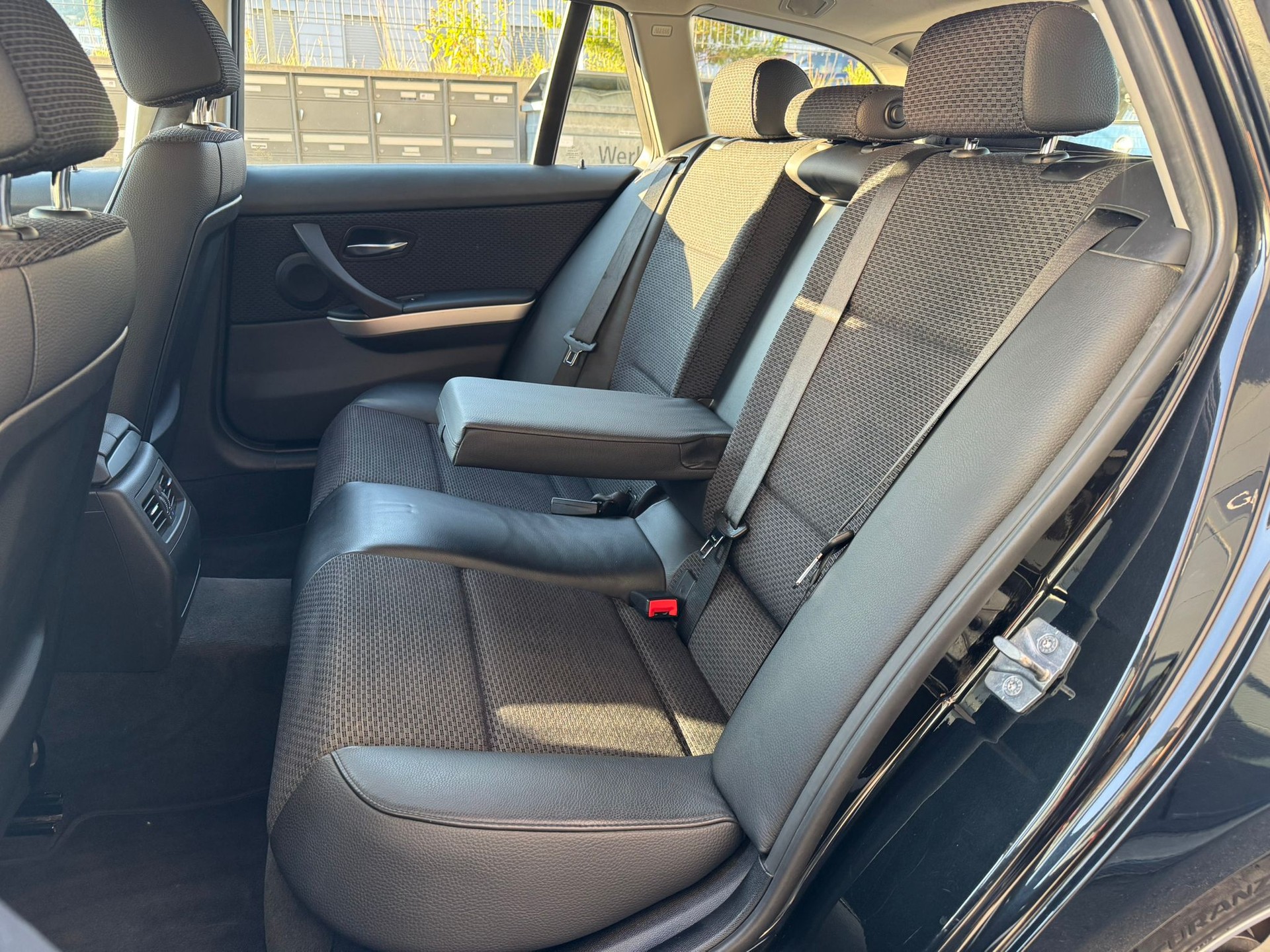 BMW 320d xDrive Touring Steptronic-image-11