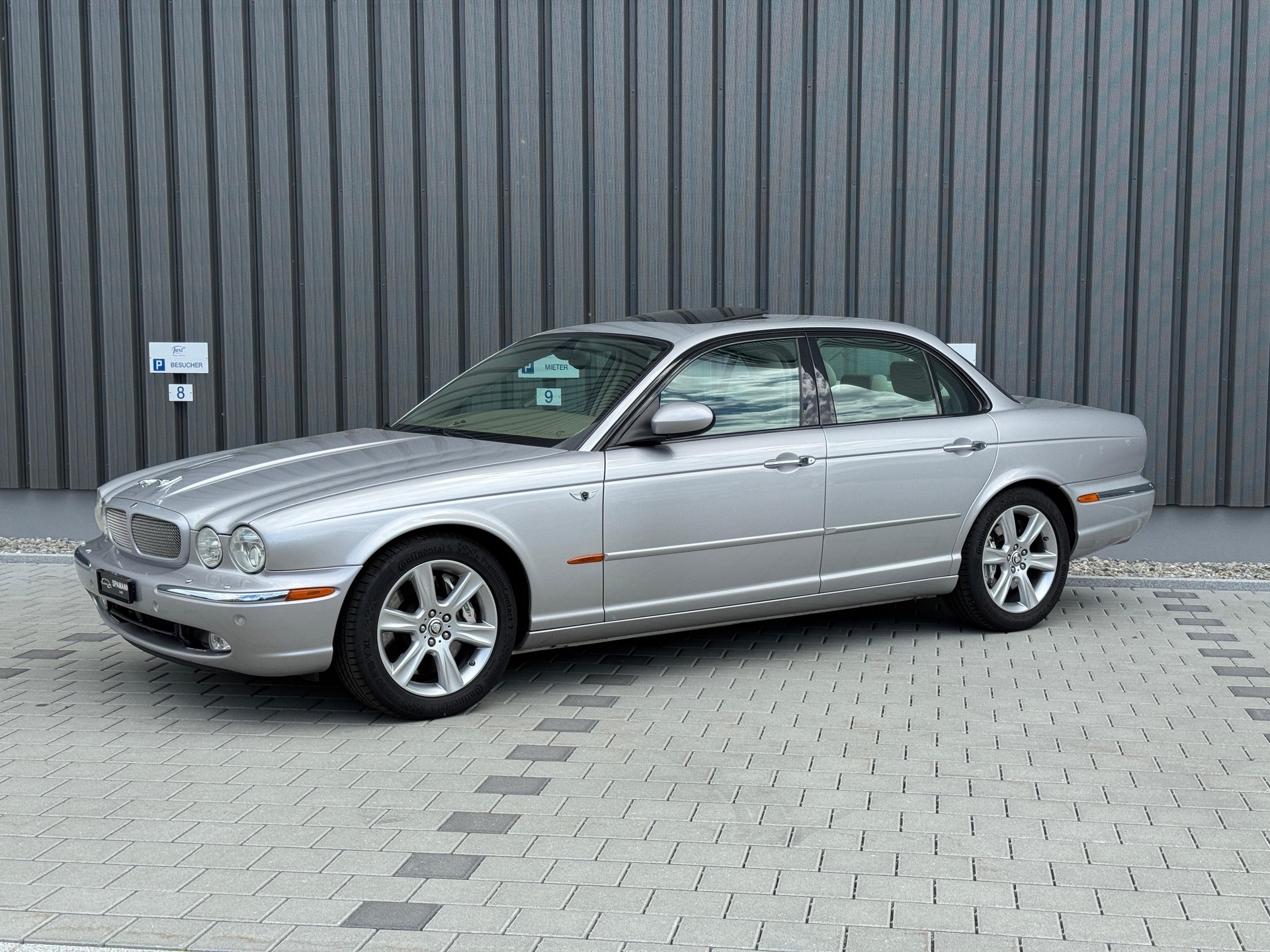 JAGUAR XJR 4.2 V8 S/C-image-1
