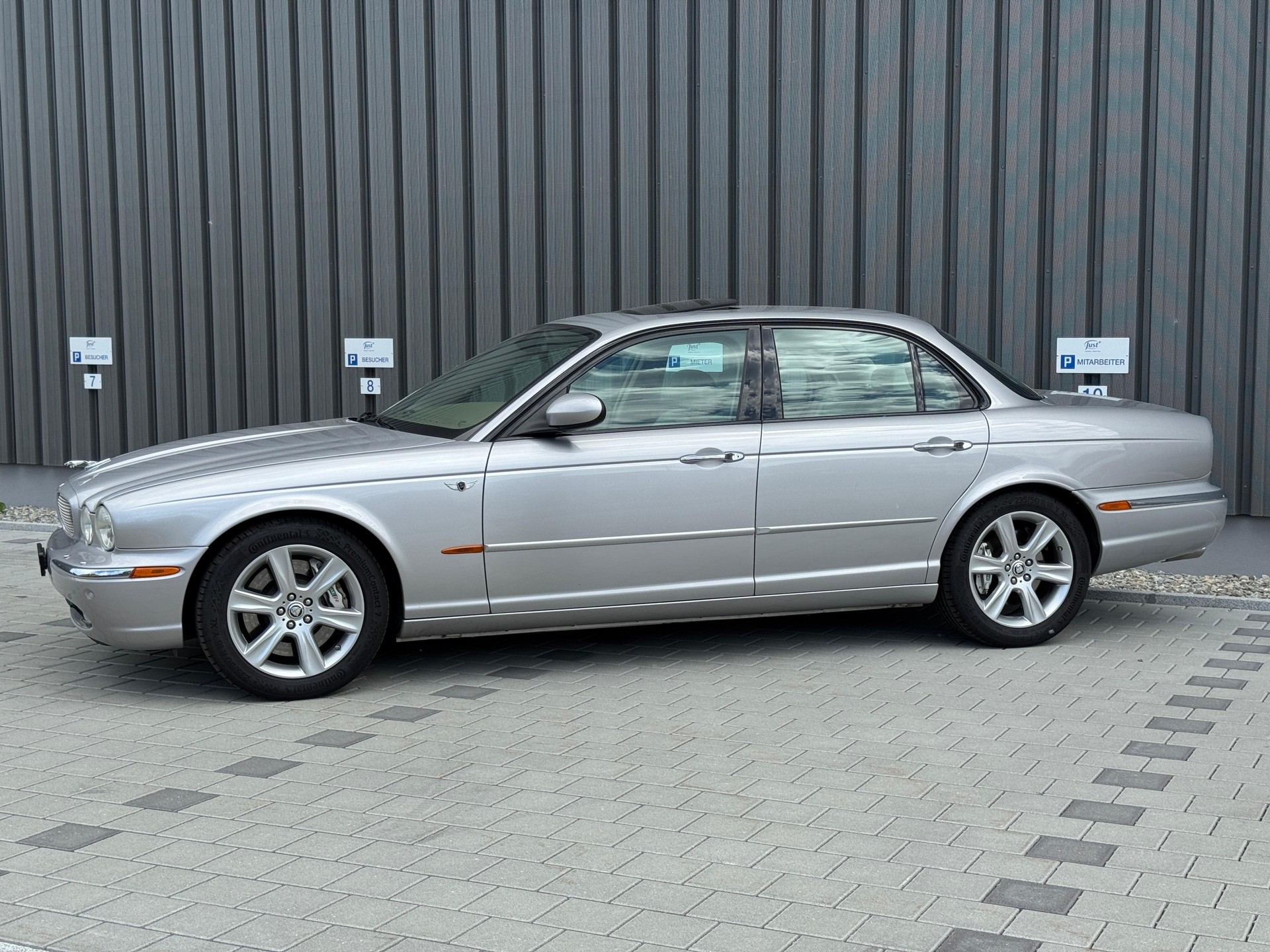JAGUAR XJR 4.2 V8 S/C-image-2
