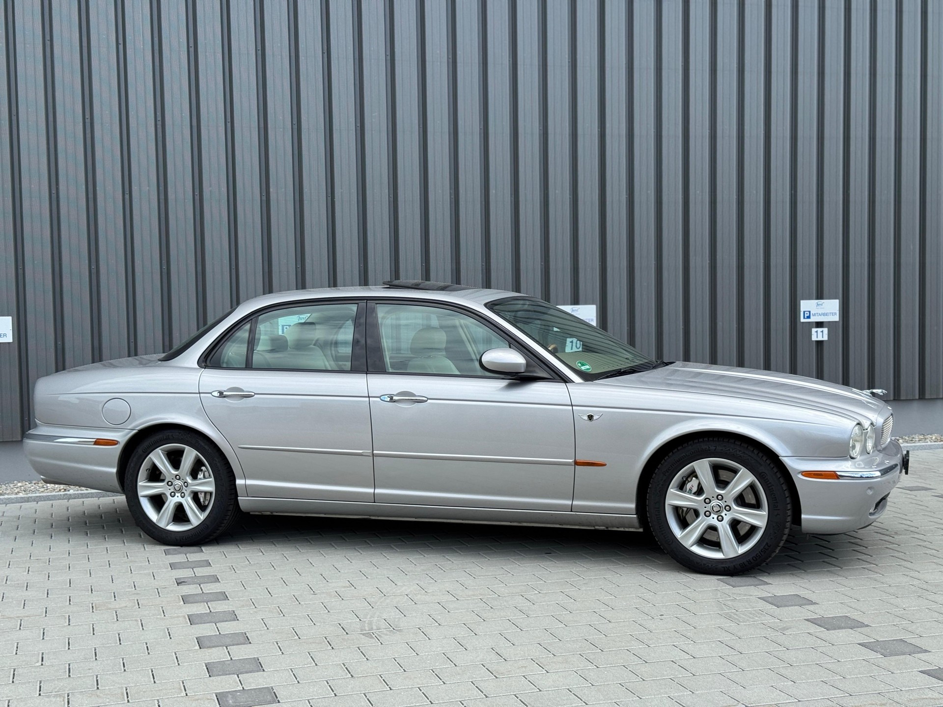JAGUAR XJR 4.2 V8 S/C-image-9