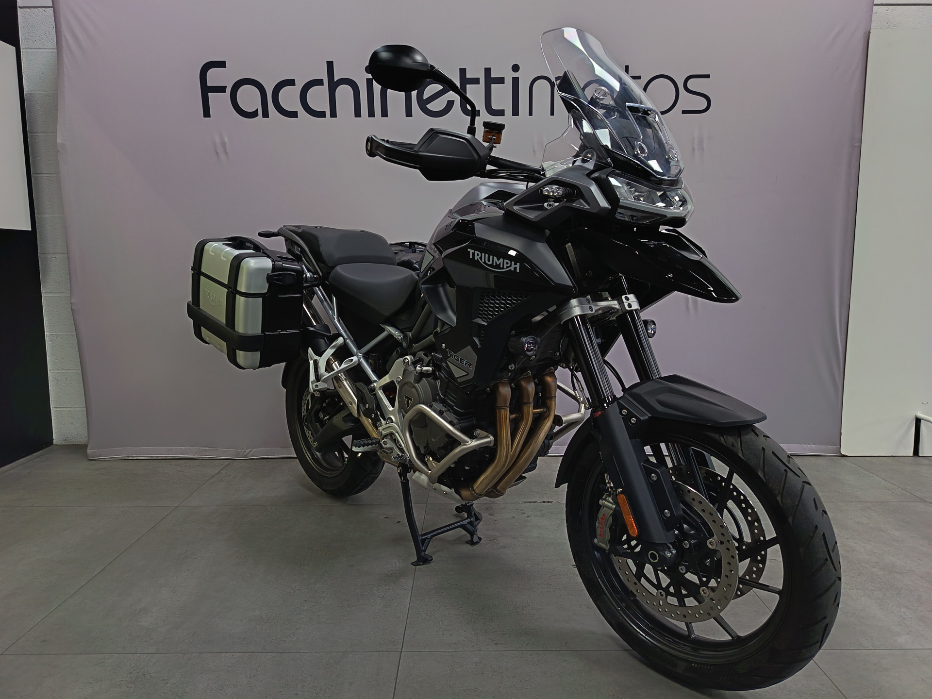 TRIUMPH Tiger 1200 GT Pro-showroom-element-1