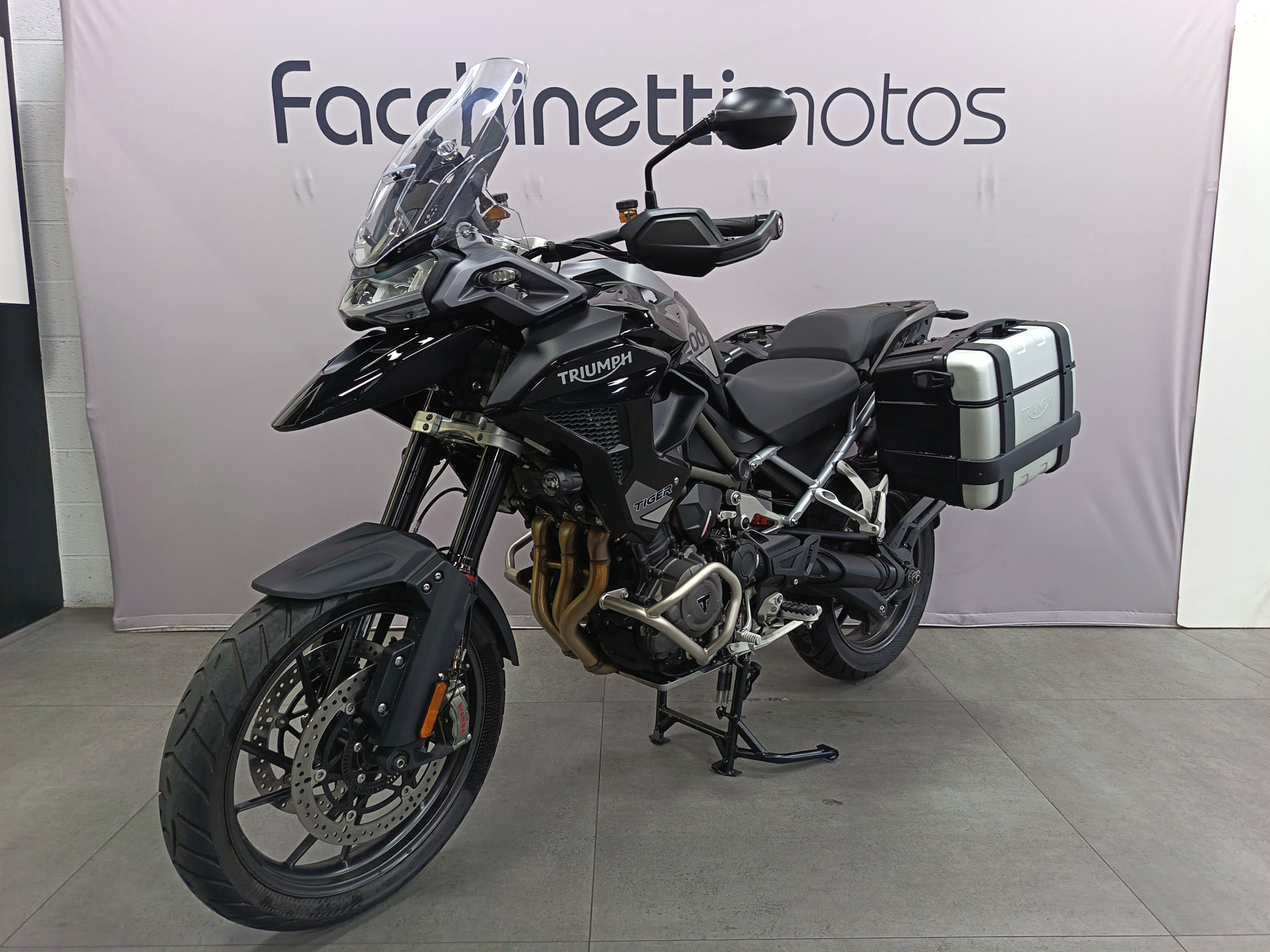 TRIUMPH Tiger 1200 GT Pro-showroom-element-2