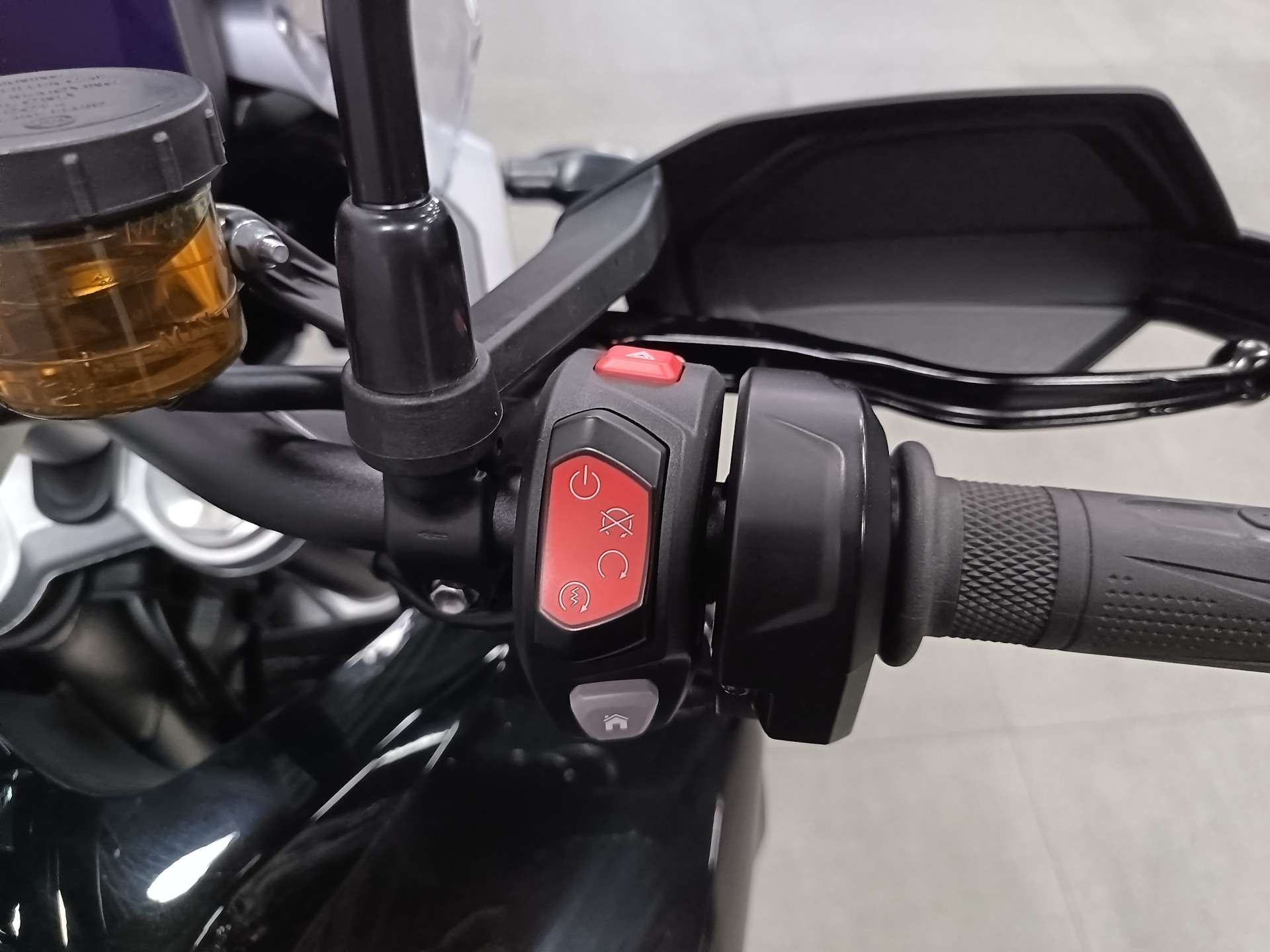 TRIUMPH Tiger 1200 GT Pro-image-7