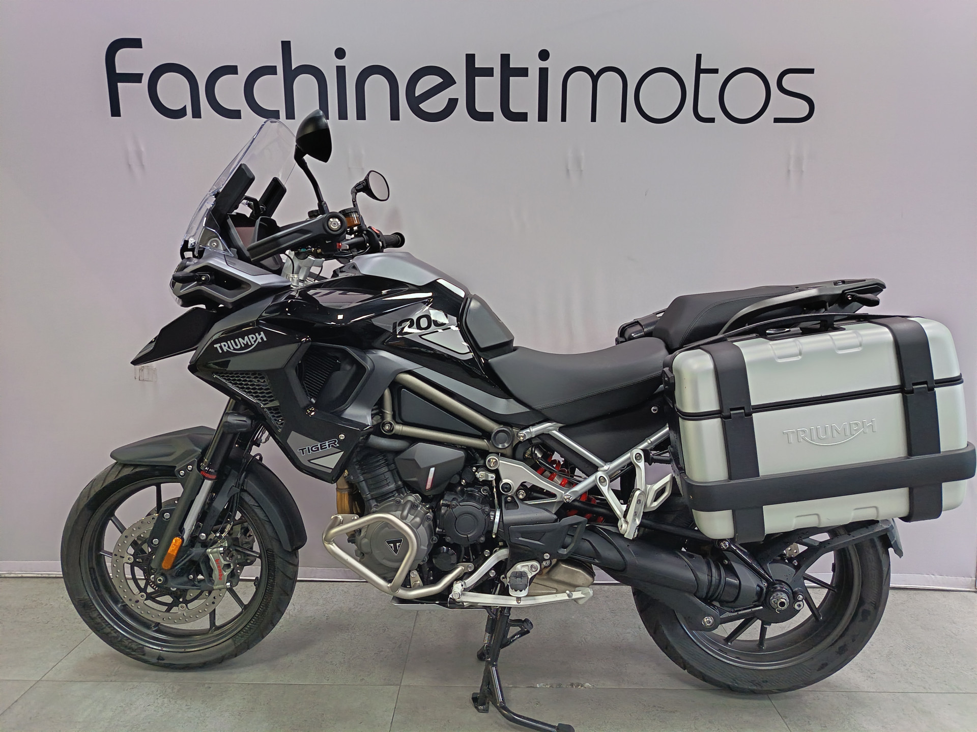 TRIUMPH Tiger 1200 GT Pro-showroom-element-3