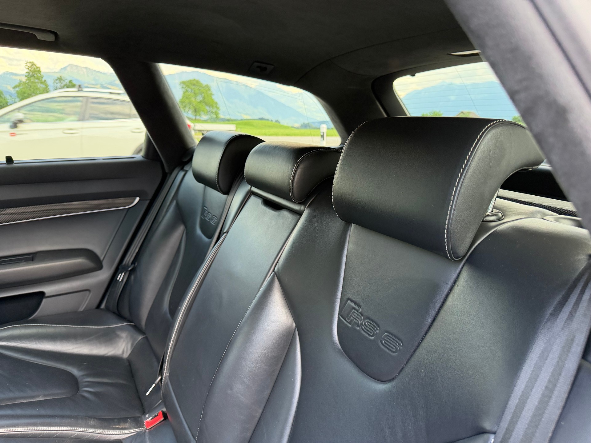 AUDI RS6 Avant 5.0 TFSI V10 quattro tiptronic-image-11