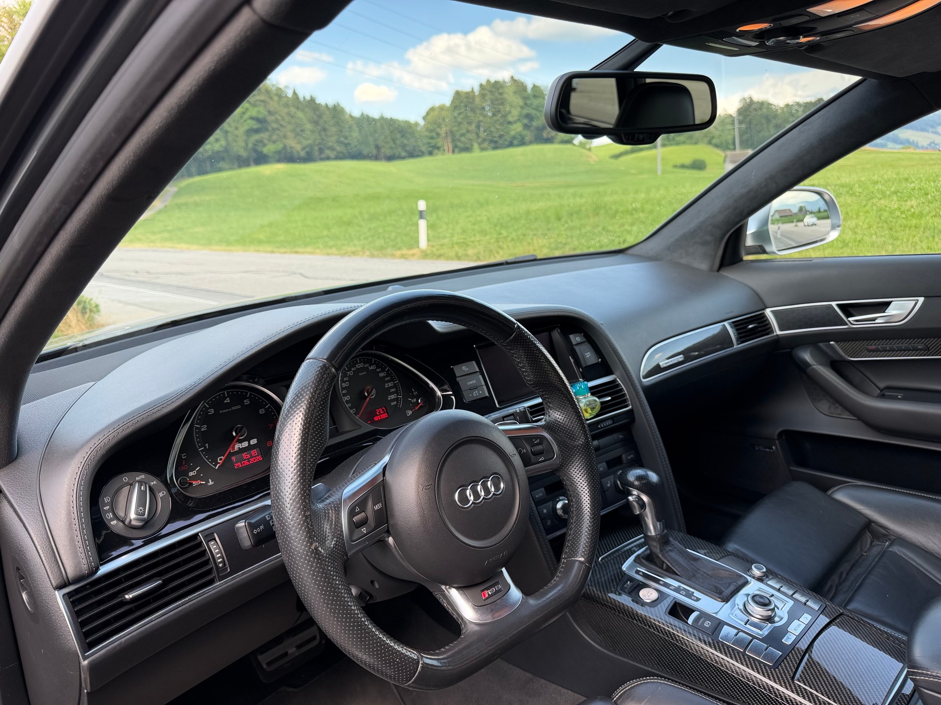 AUDI RS6 Avant 5.0 TFSI V10 quattro tiptronic-image-7