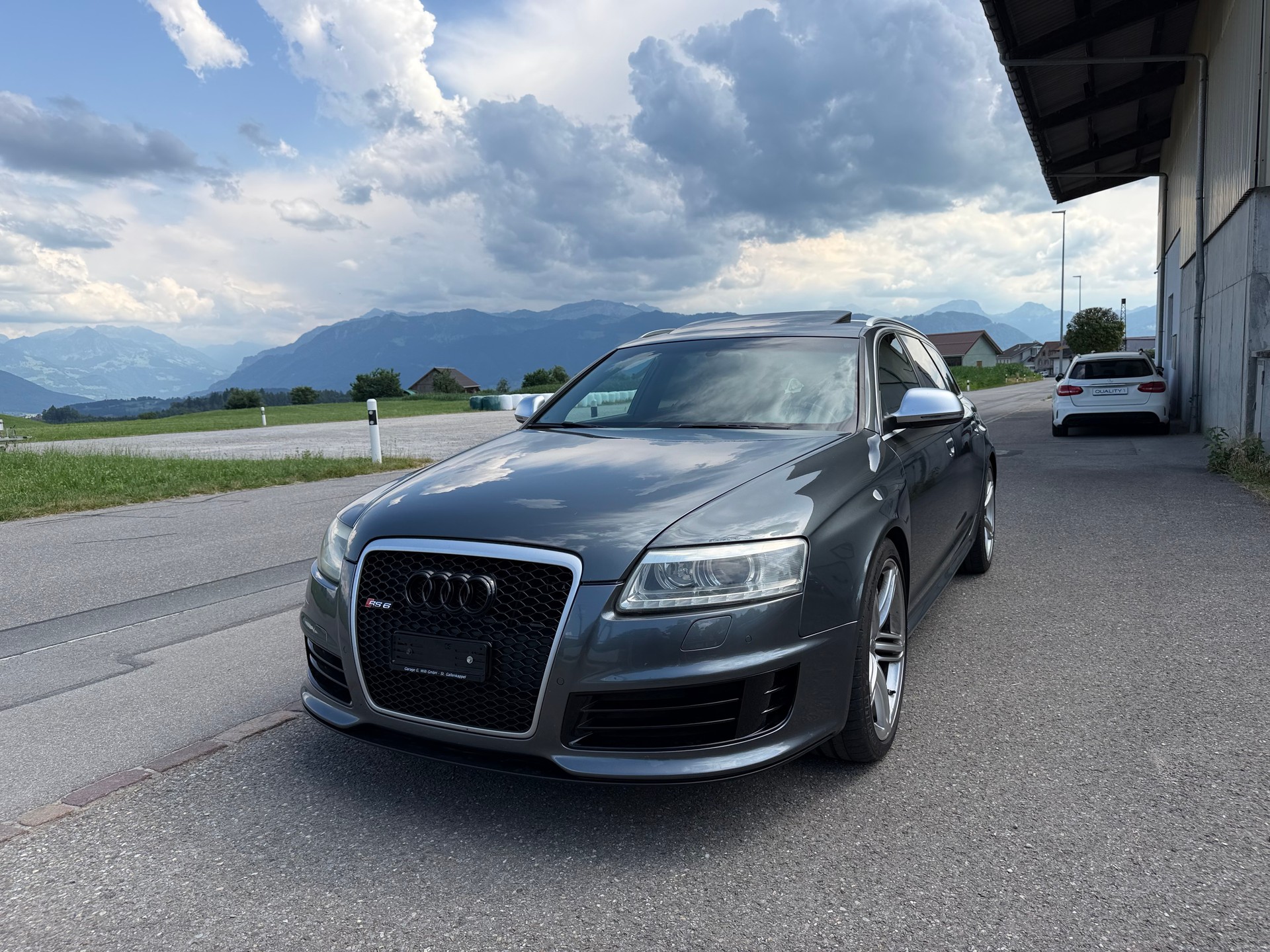 AUDI RS6 Avant 5.0 TFSI V10 quattro tiptronic-image-3