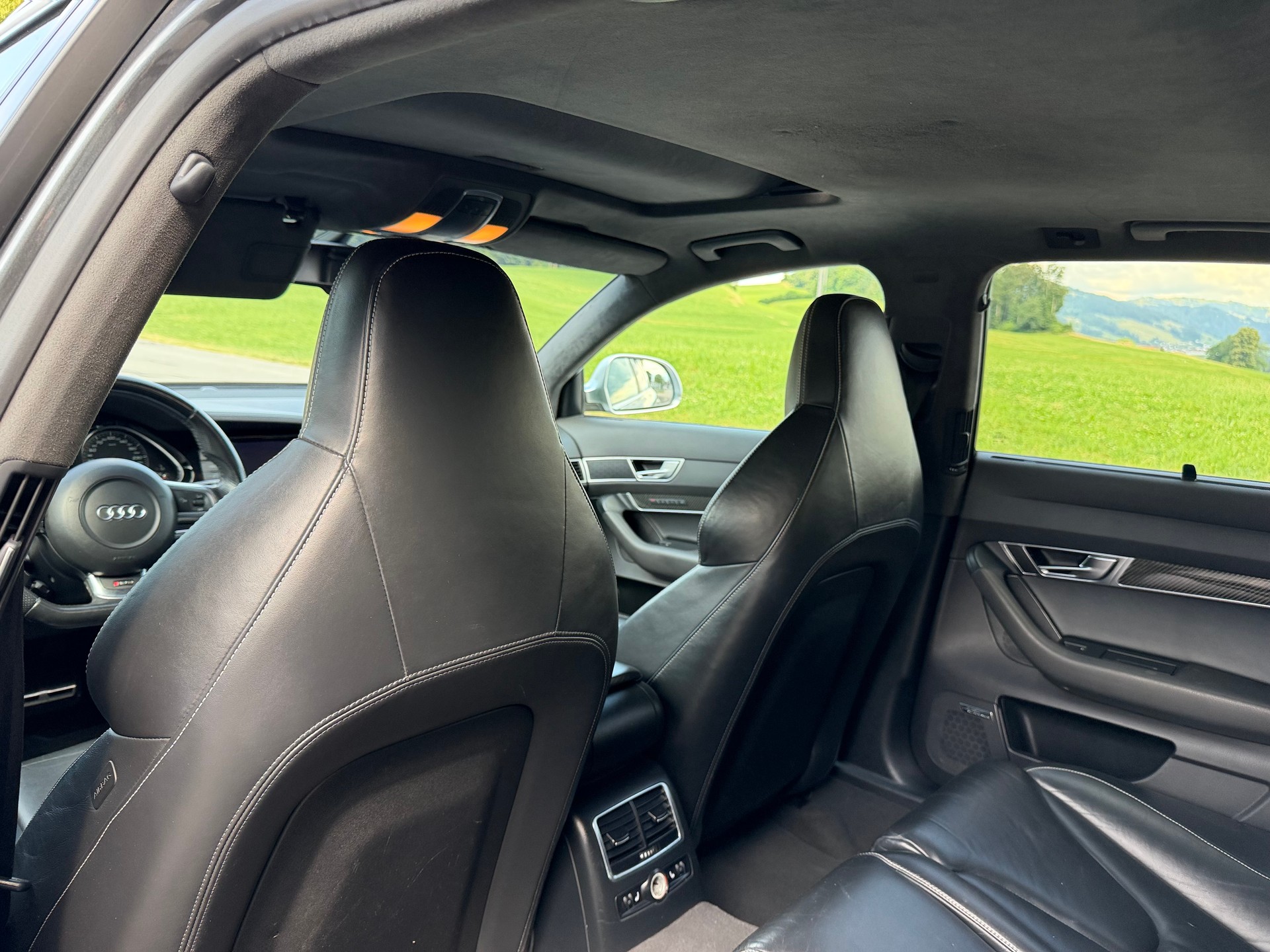 AUDI RS6 Avant 5.0 TFSI V10 quattro tiptronic-image-10