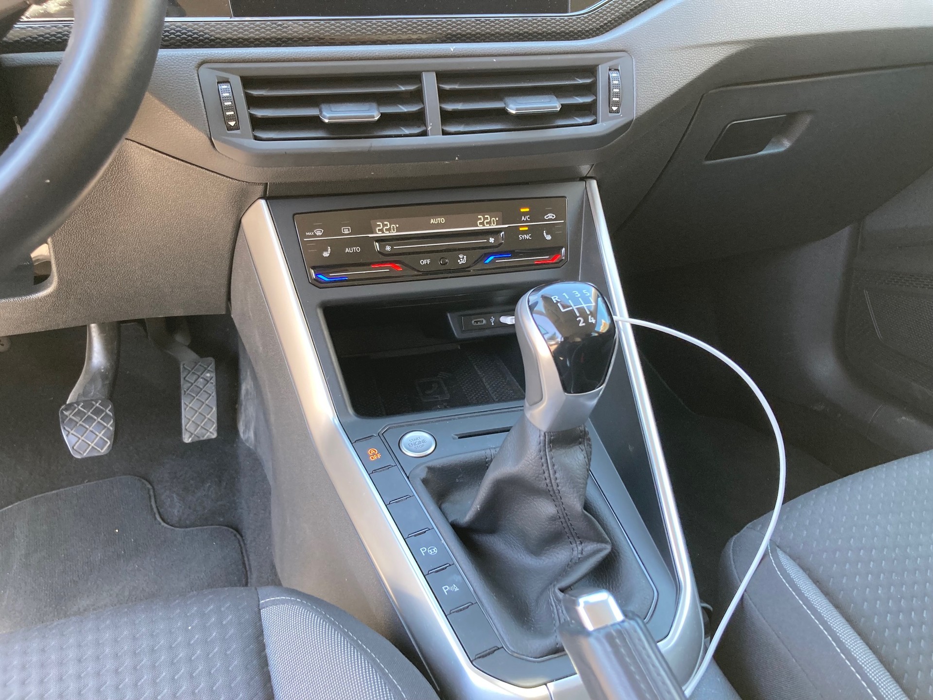 VW Polo 1.0 TSI Life-image-12