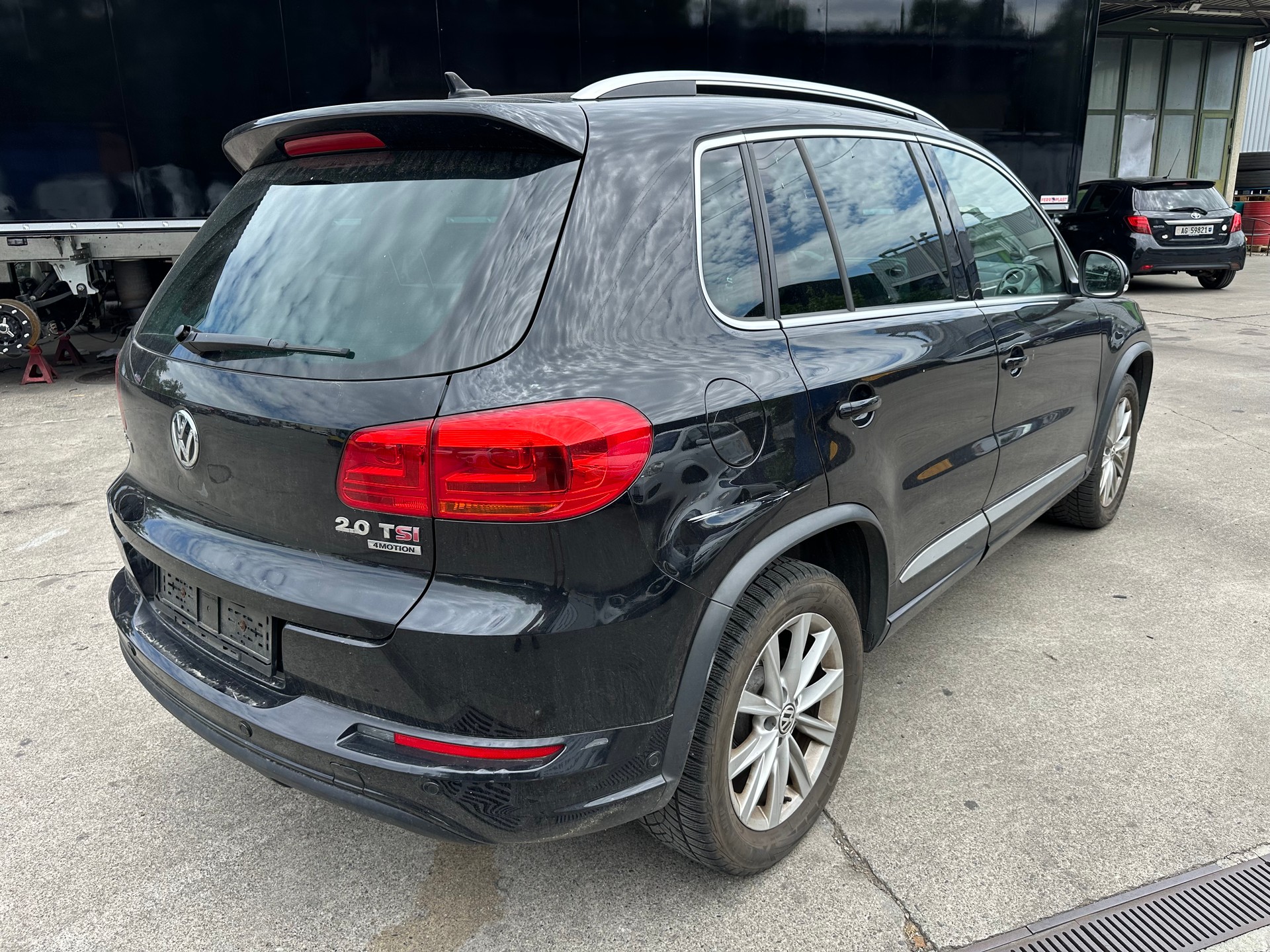 VW Tiguan 2.0 TSI Cup R-Line 4Motion DSG-image-6