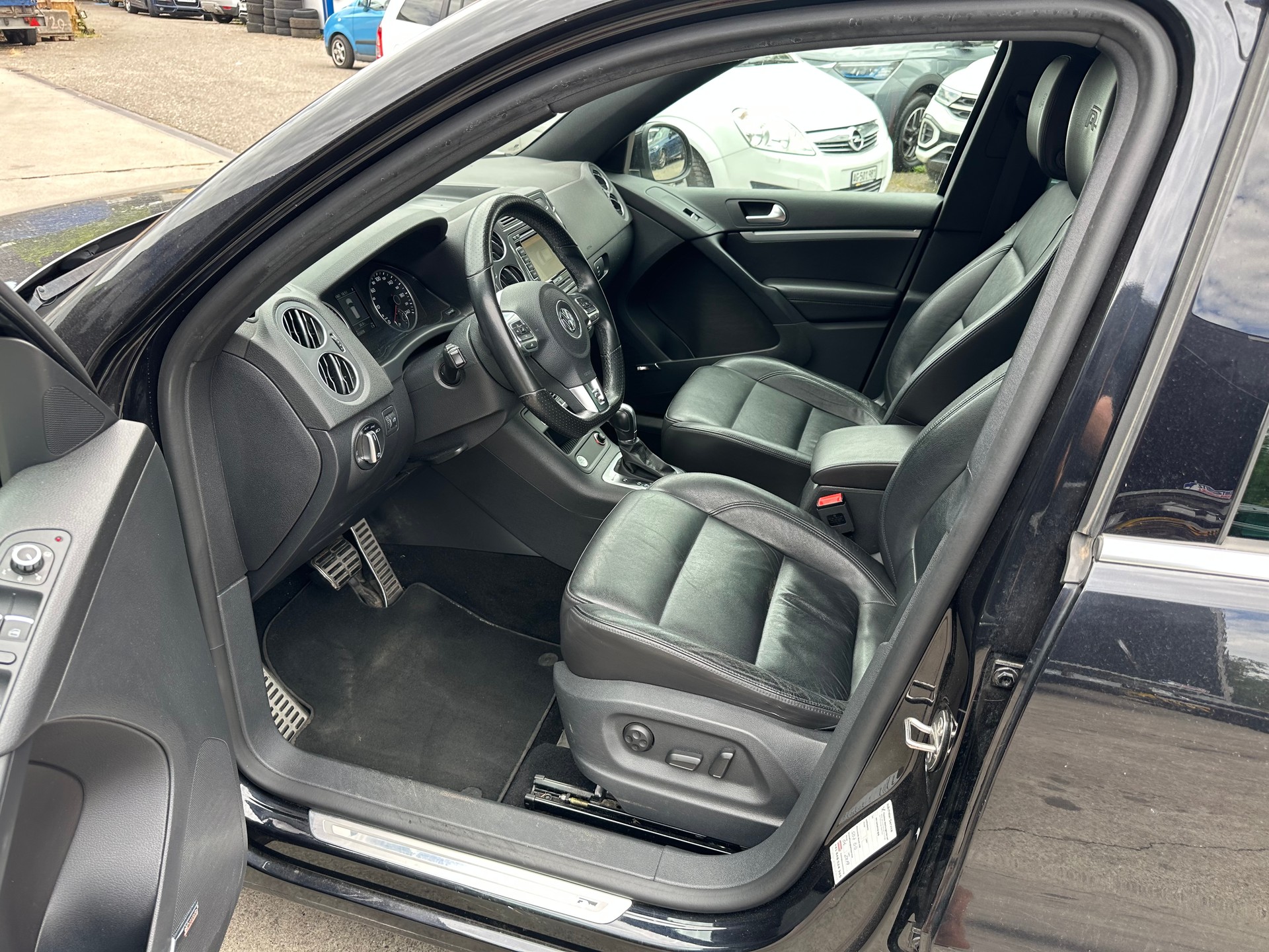 VW Tiguan 2.0 TSI Cup R-Line 4Motion DSG-image-11