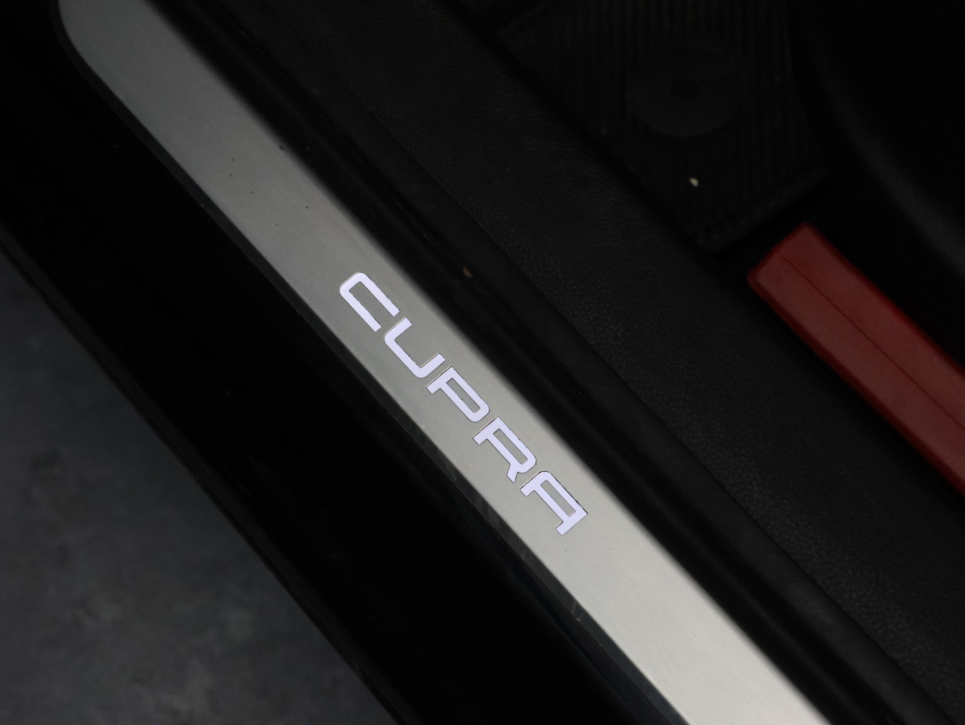 CUPRA Ateca 2.0TSI 4Drive DSG *360 Kamera* *Sitzheizung*-image-9