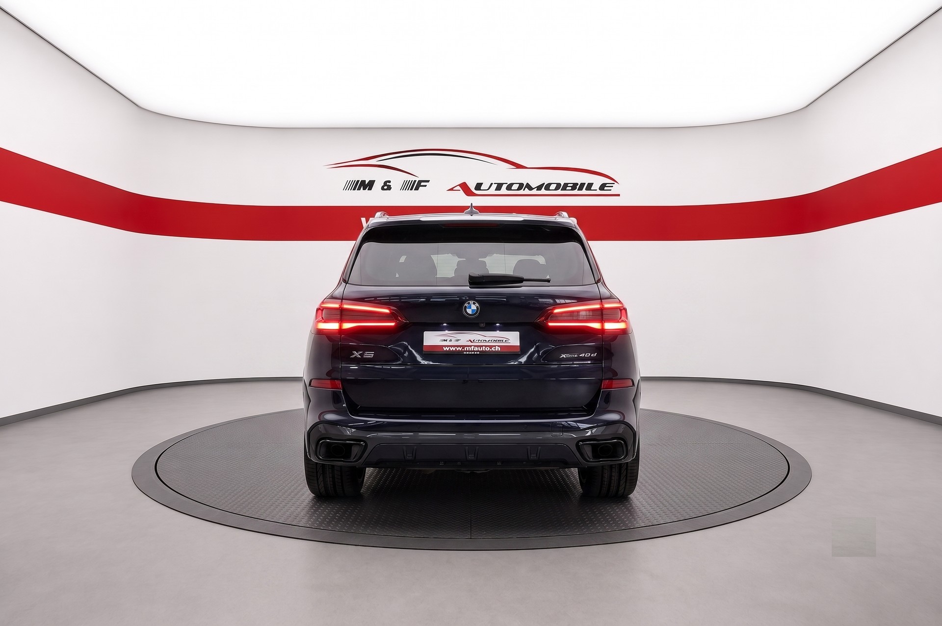 BMW X5 40d xDrive SAG CH FAHRZEUG-image-4