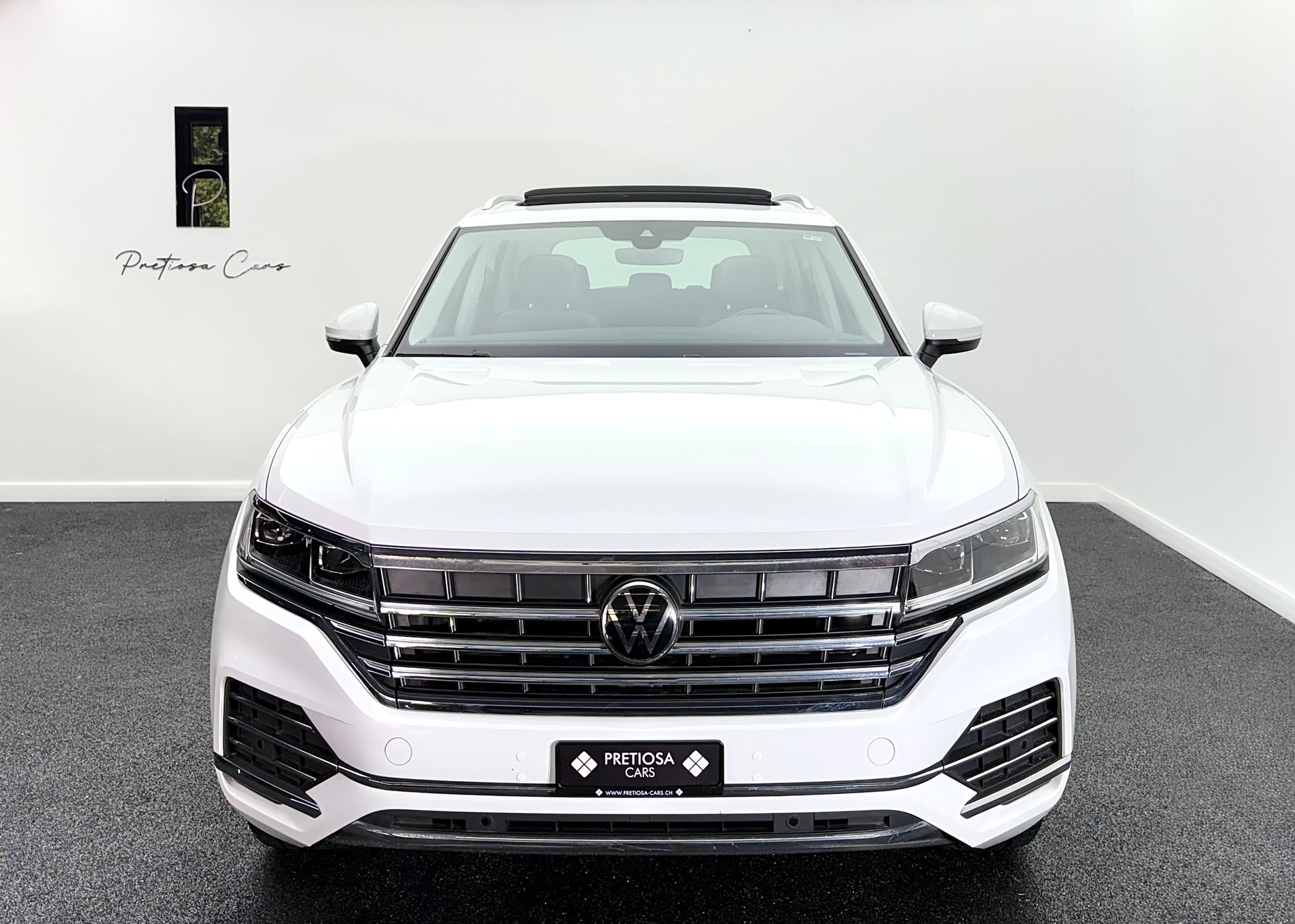VW Touareg 3.0 TDI Elegance Tiptronic-image-2