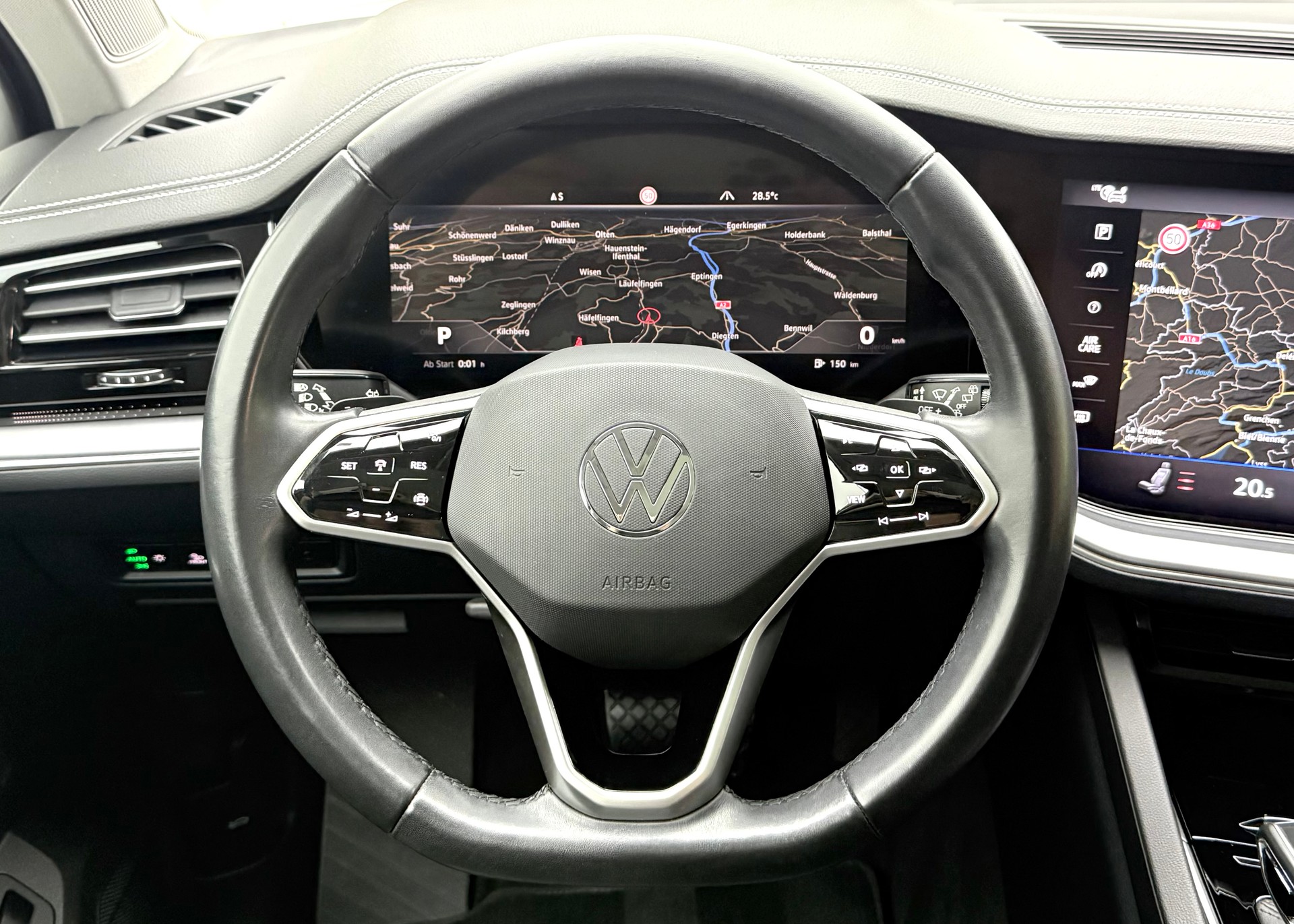 VW Touareg 3.0 TDI Elegance Tiptronic-image-8