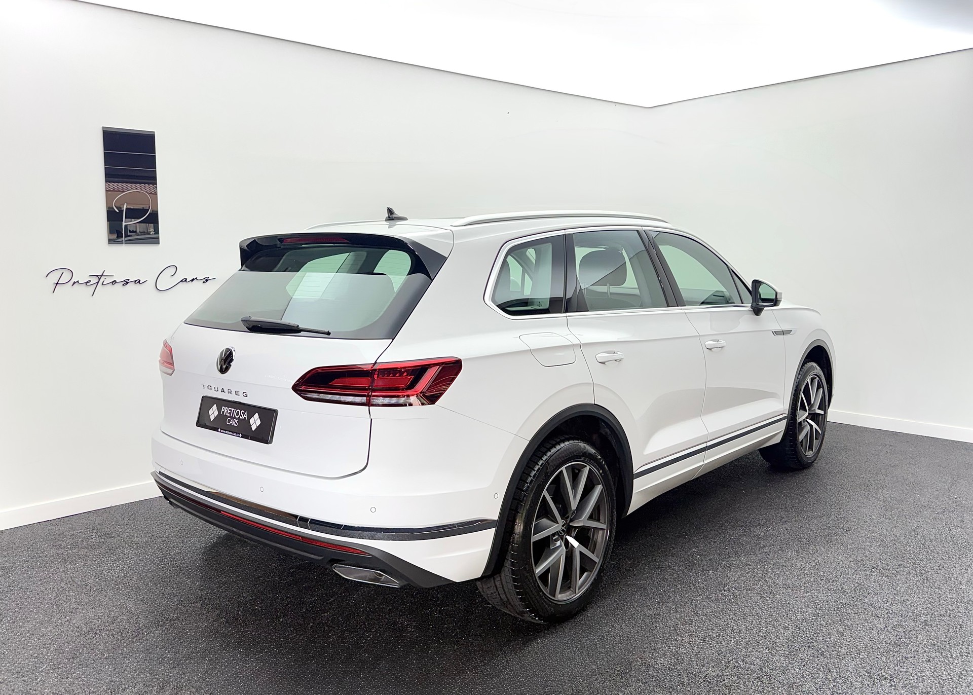 VW Touareg 3.0 TDI Elegance Tiptronic-image-4