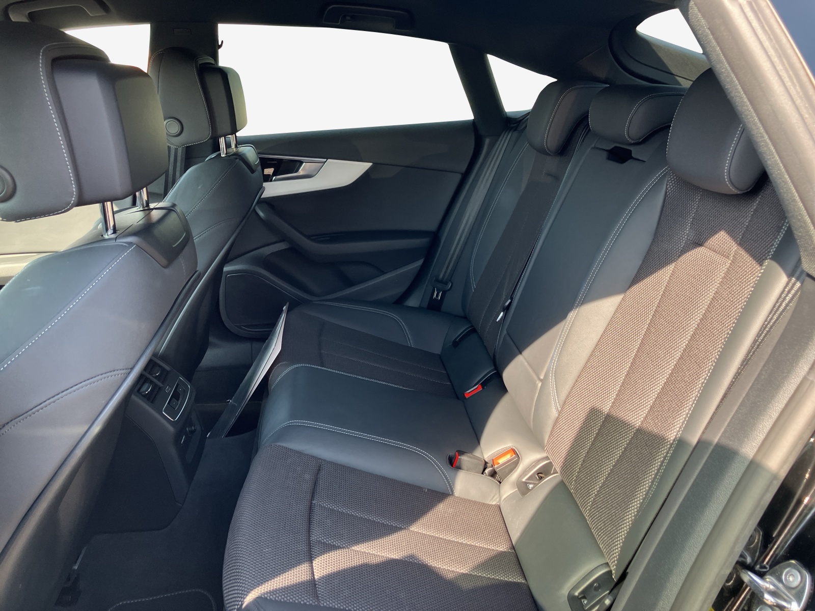 AUDI A5 Sportback 45 TFSI S-Line S-tronic quattro-image-11