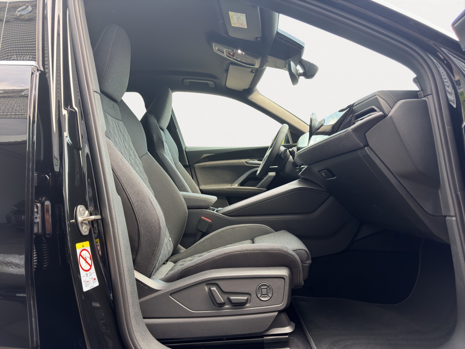 AUDI Q5 SUV e-hybrid quattro 220 kW 299PS-image-6