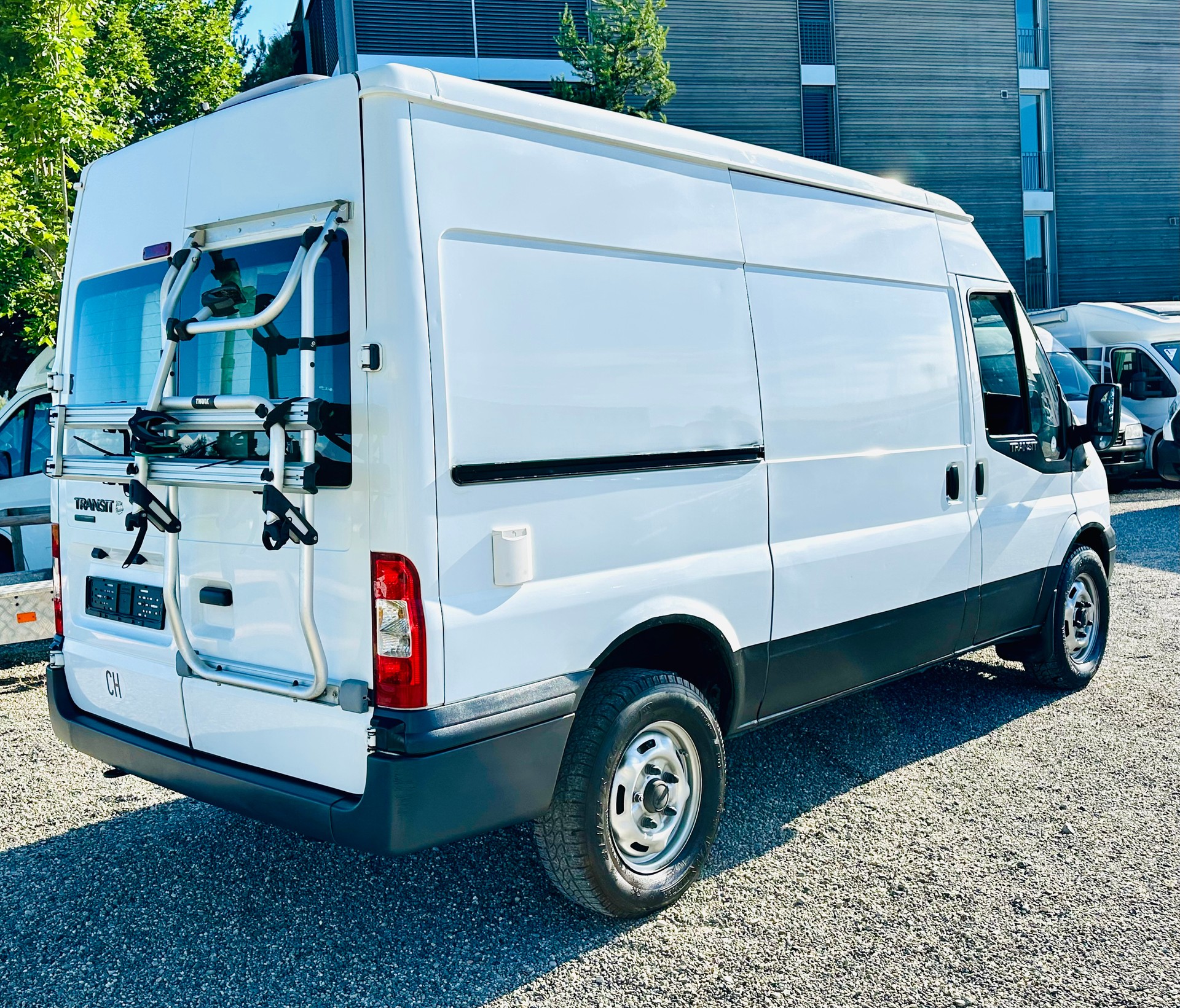 FORD 2.4TDCi 140PS CAMPER ***VÖLLIG AUTARK*** neuer Ausbau-image-2