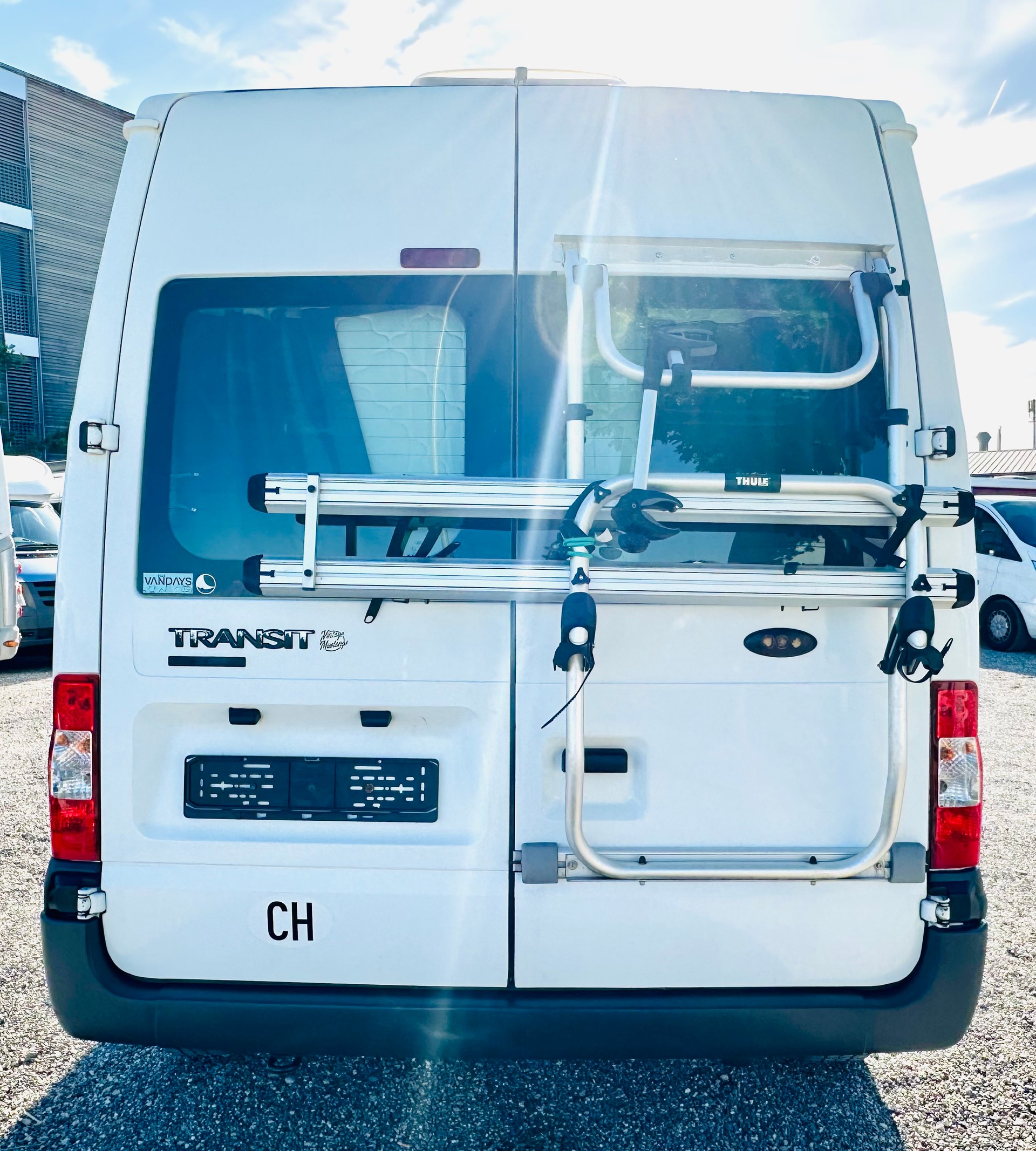 FORD 2.4TDCi 140PS CAMPER ***VÖLLIG AUTARK*** neuer Ausbau-image-3