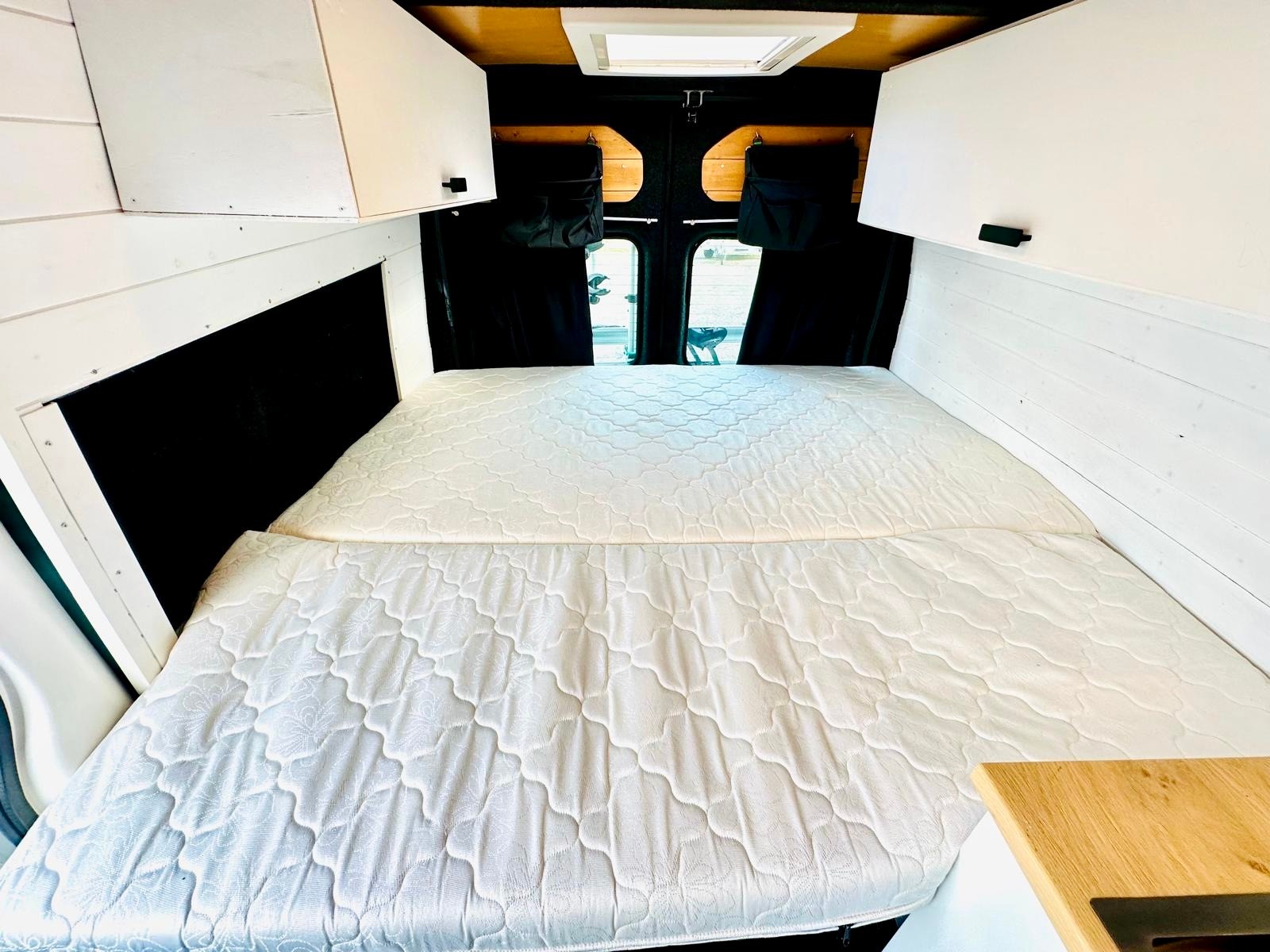 FORD 2.4TDCi 140PS CAMPER ***VÖLLIG AUTARK*** neuer Ausbau-image-9
