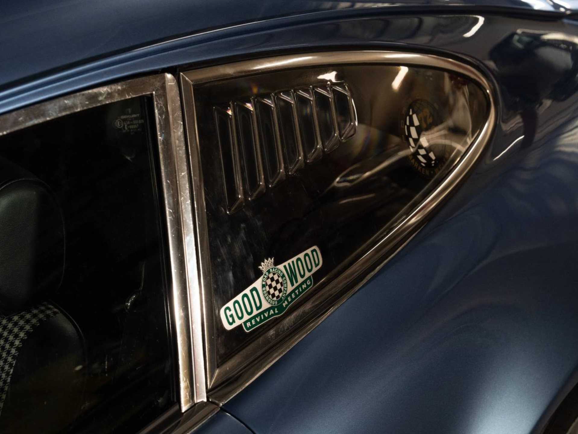 PORSCHE 911 T 2.4 Coupé-image-27