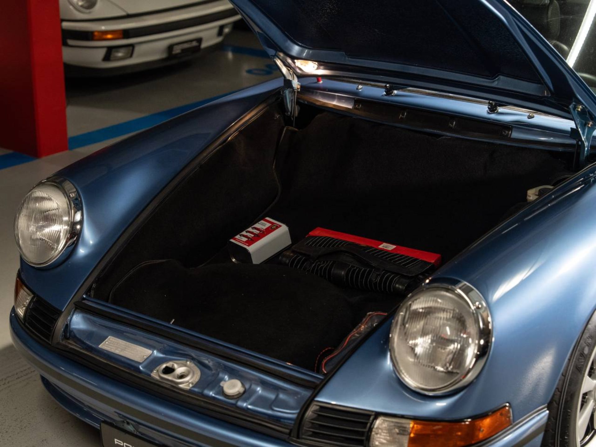 PORSCHE 911 T 2.4 Coupé-image-22