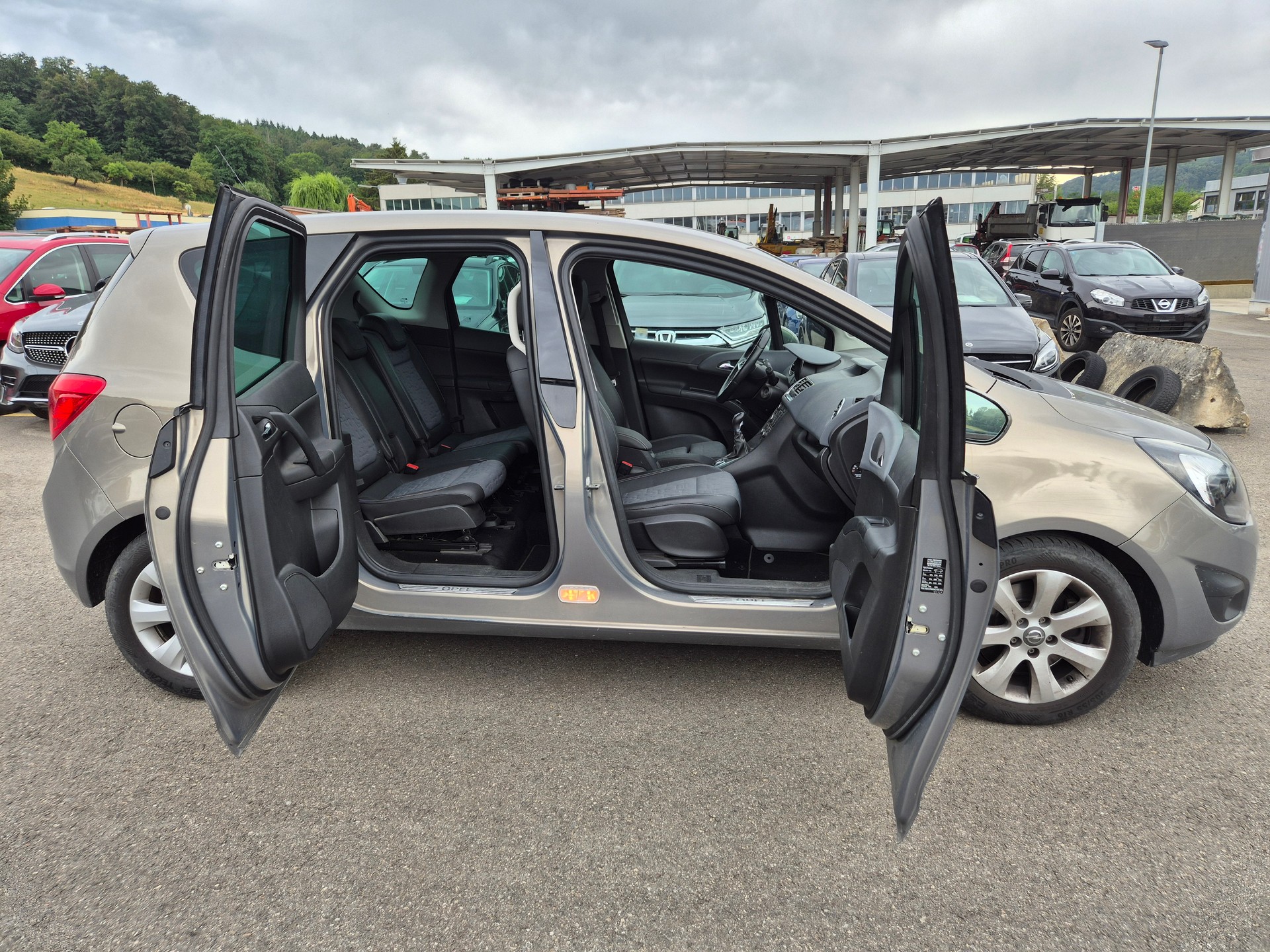 OPEL Meriva 1.4 Turbo Anniversary Edition-image-2