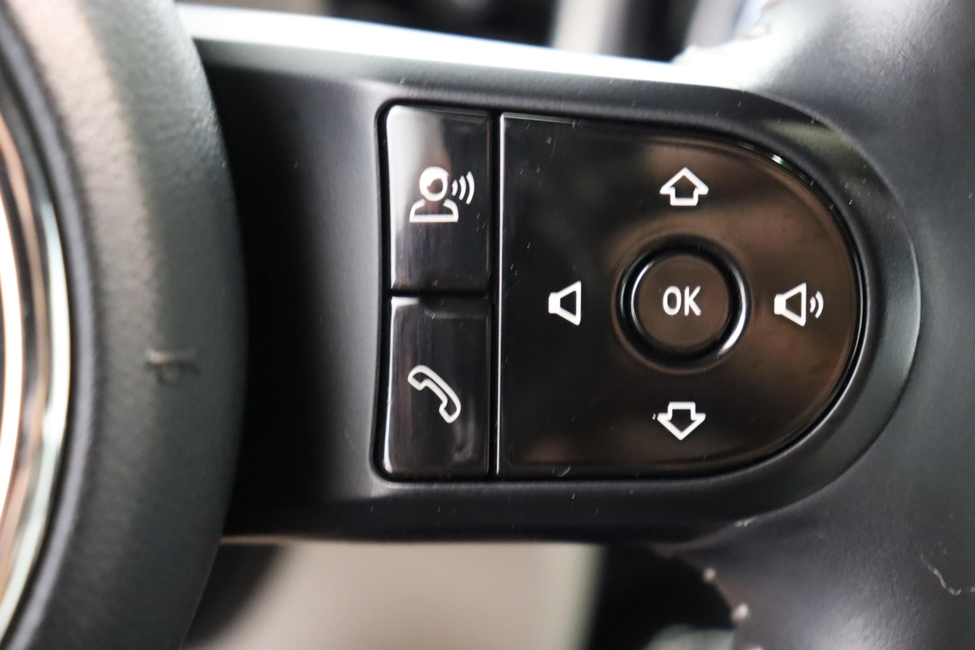 MINI F56 Cooper SE-image-9
