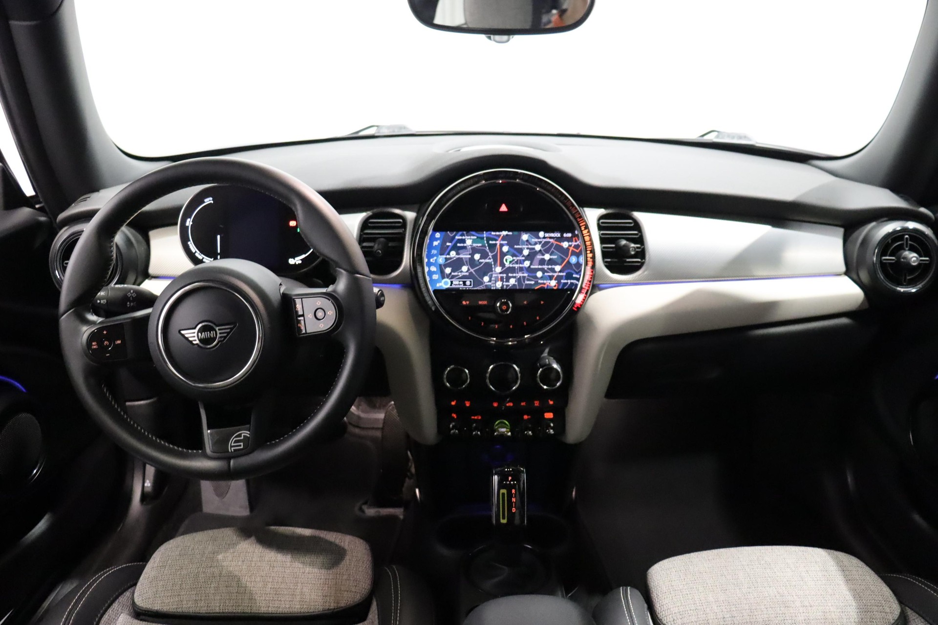 MINI F56 Cooper SE-image-13