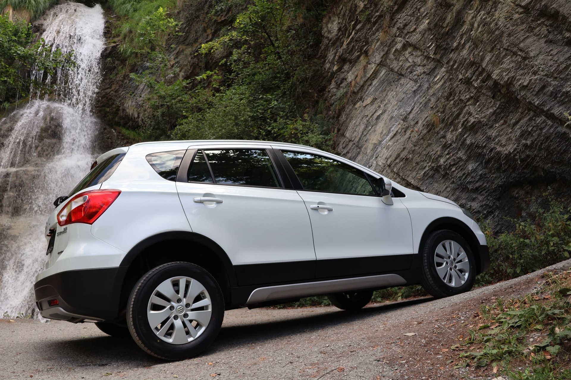 SUZUKI SX4 S-Cross 1.6 16V Compact+ 4WD-image-3
