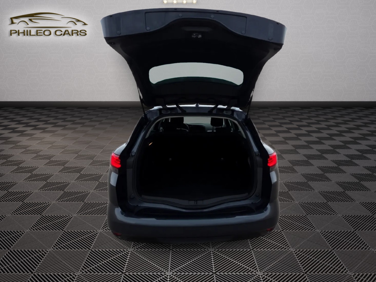 RENAULT Mégane Grandtour 1.3 16V Turbo Techno EDC-image-8